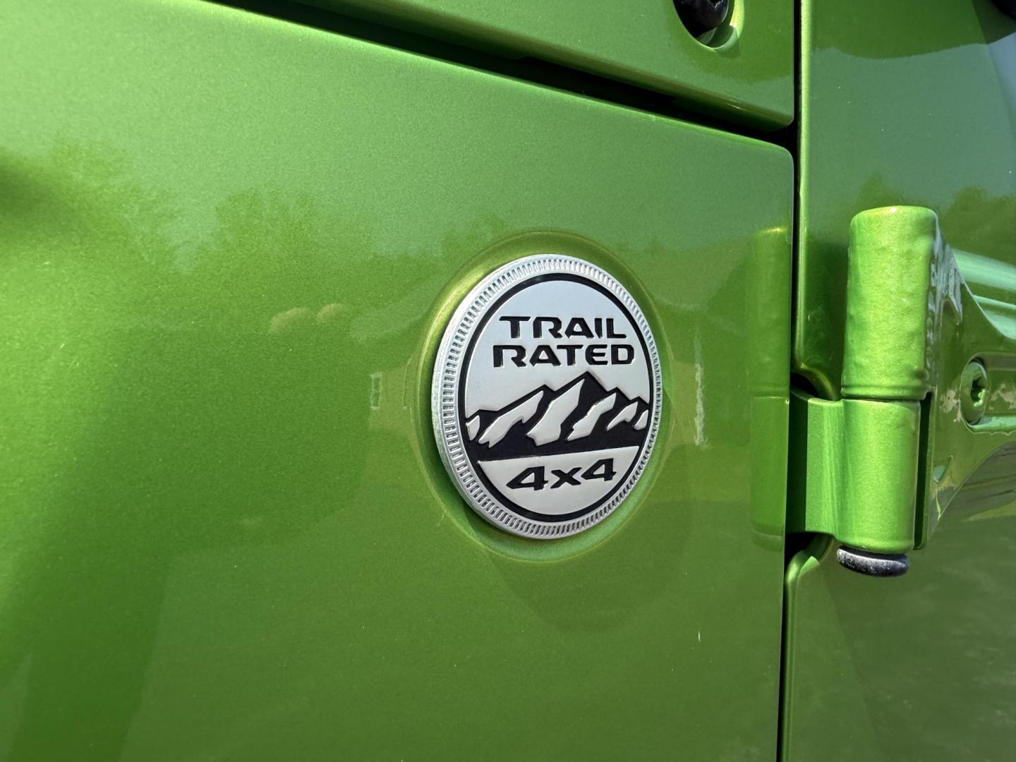2019 Green /Black Jeep Wrangler Unlimited Sahara (1C4HJXEG1KW) with an 3.6L V6 DOHC 24V engine, 8-Speed Automatic transmission, located at 11115 Chardon Rd. , Chardon, OH, 44024, (440) 214-9705, 41.580246, -81.241943 - Photo#7