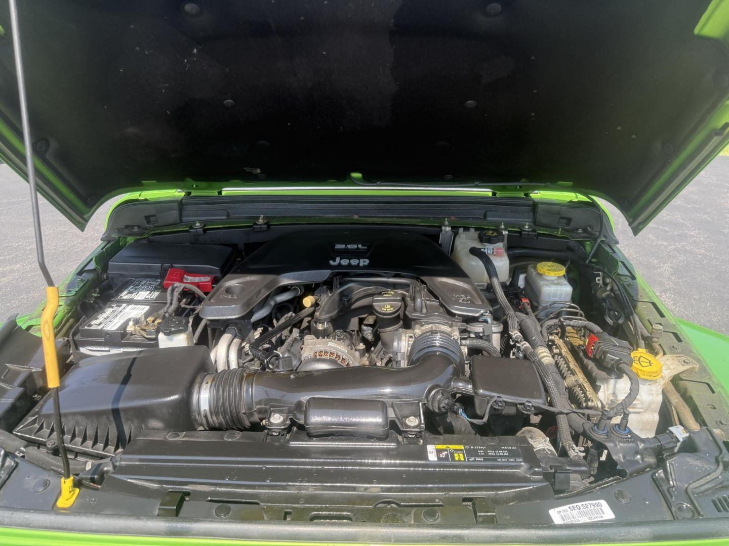 2019 Green /Black Jeep Wrangler Unlimited Sahara (1C4HJXEG1KW) with an 3.6L V6 DOHC 24V engine, 8-Speed Automatic transmission, located at 11115 Chardon Rd. , Chardon, OH, 44024, (440) 214-9705, 41.580246, -81.241943 - Photo#3