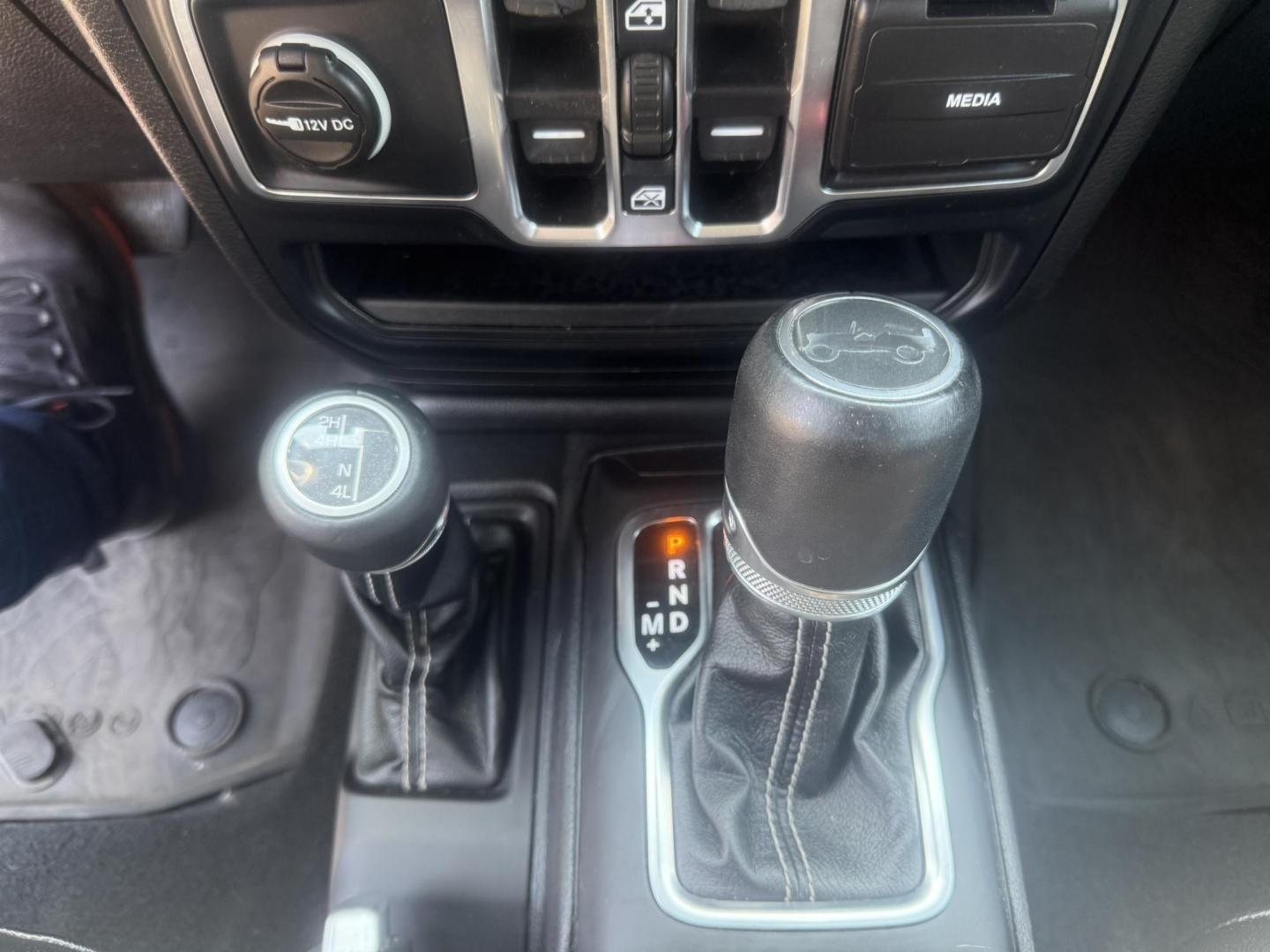 2019 Green /Black Jeep Wrangler Unlimited Sahara (1C4HJXEG1KW) with an 3.6L V6 DOHC 24V engine, 8-Speed Automatic transmission, located at 11115 Chardon Rd. , Chardon, OH, 44024, (440) 214-9705, 41.580246, -81.241943 - Photo#23