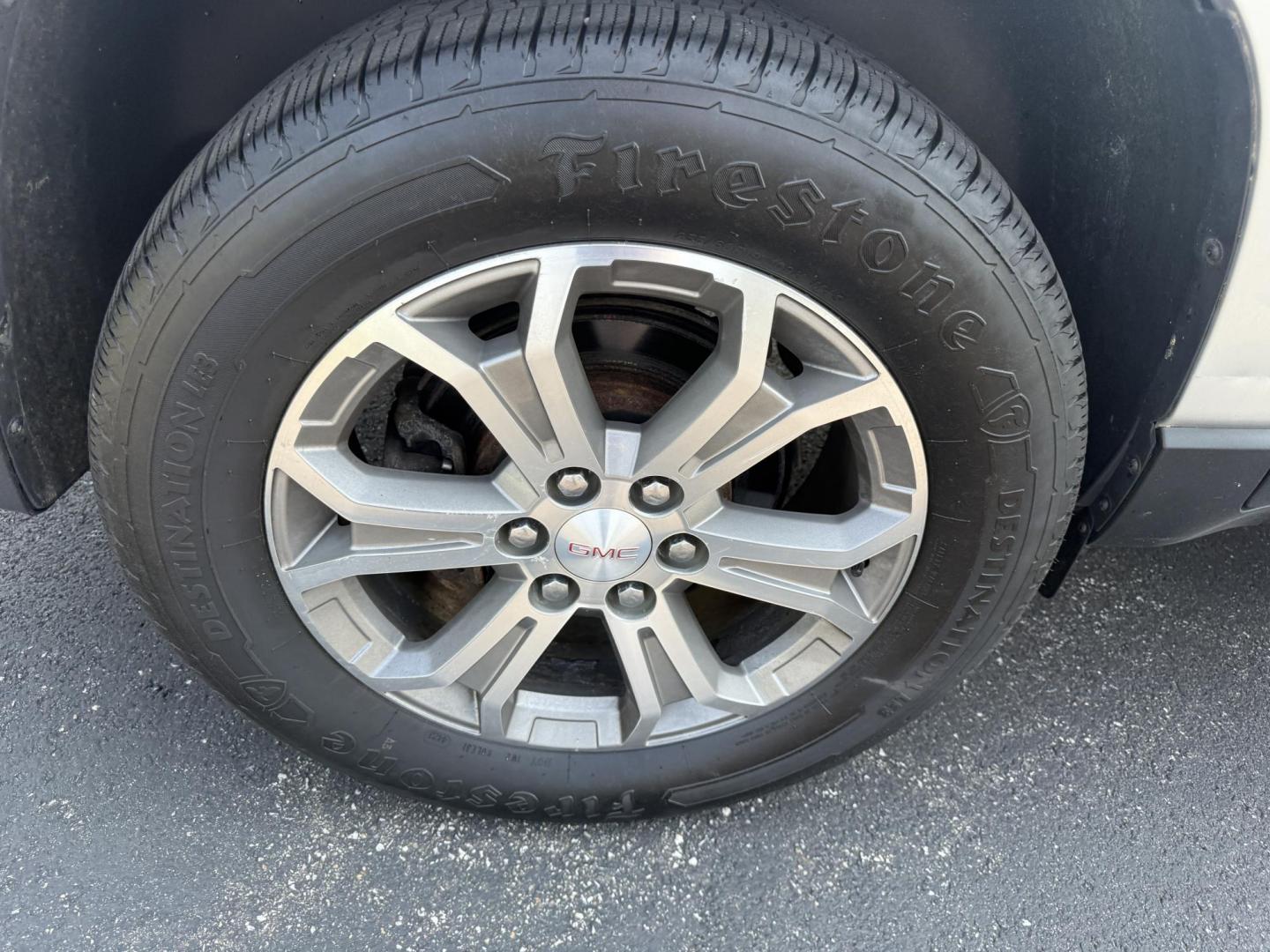 2015 Silver /Black GMC Acadia SLT-2 AWD (1GKKVSKD2FJ) with an 3.6L V6 DOHC 24V engine, 6-Speed Automatic transmission, located at 11115 Chardon Rd. , Chardon, OH, 44024, (440) 214-9705, 41.580246, -81.241943 - Photo#5