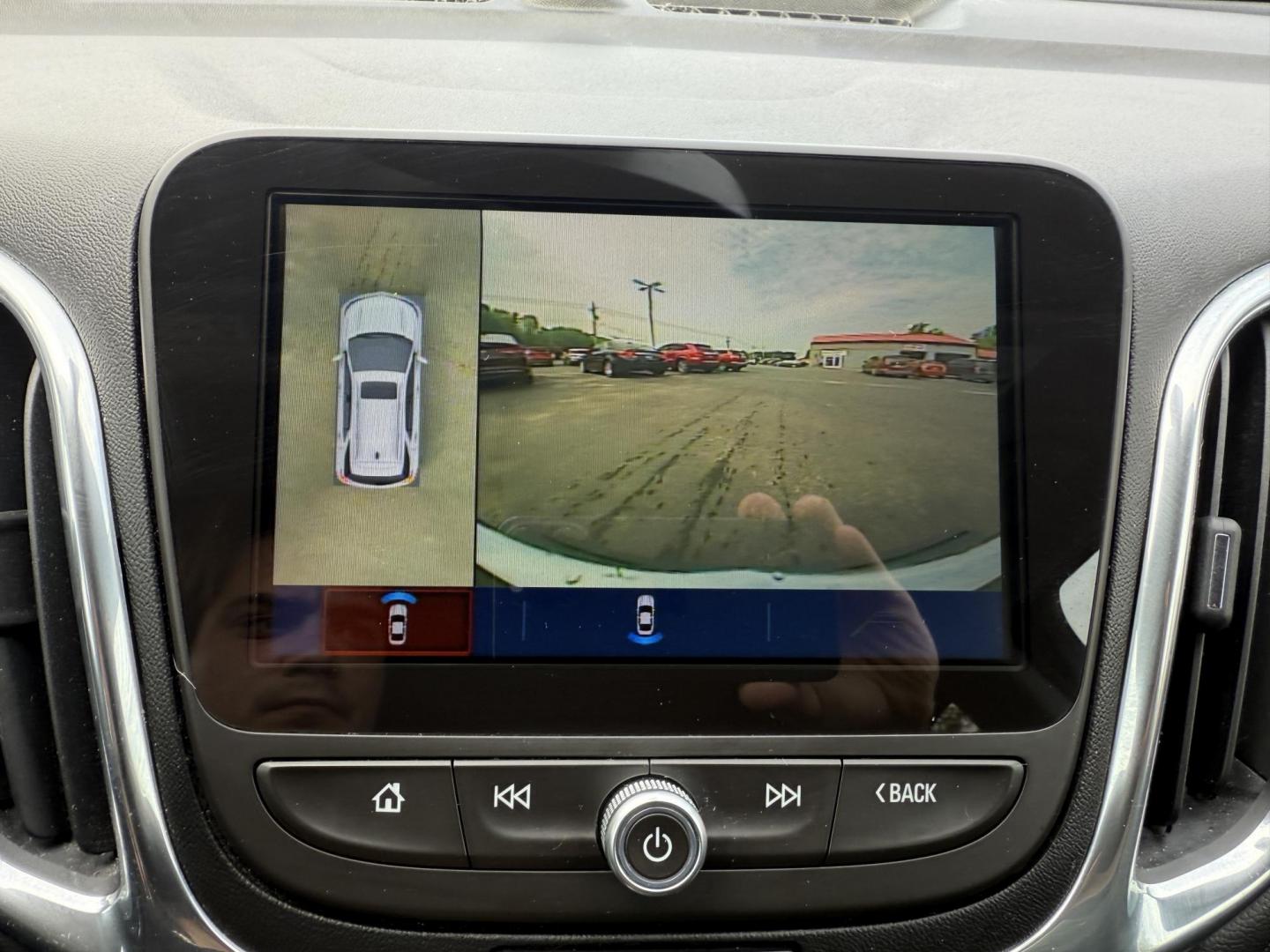 2018 Red /Black Chevrolet Equinox Premier AWD (2GNAXVEV0J6) with an 1.5L I4 DIR DOHC 16V TURBO engine, 6A transmission, located at 547 E. Main St., Orwell, OH, 44076, (440) 437-5893, 41.535435, -80.847855 - This 2018 Chevrolet Equinox Premier AWD offers a versatile and well-equipped compact SUV experience with a 1.5L turbocharged engine paired with a smooth 6-speed automatic transmission, delivering up to 30 MPG on the highway. Its luxurious interior features leather seats with heated and cooled front - Photo#19