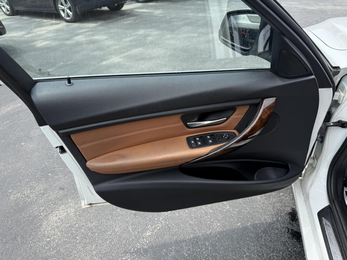 2013 White /Brown BMW 3-Series 328i xDrive Sedan (WBA3B3C58DF) with an 2.0L I4 DOHC 16V TURBO engine, 8-Speed Automatic transmission, located at 547 E. Main St., Orwell, OH, 44076, (440) 437-5893, 41.535435, -80.847855 - Photo#15