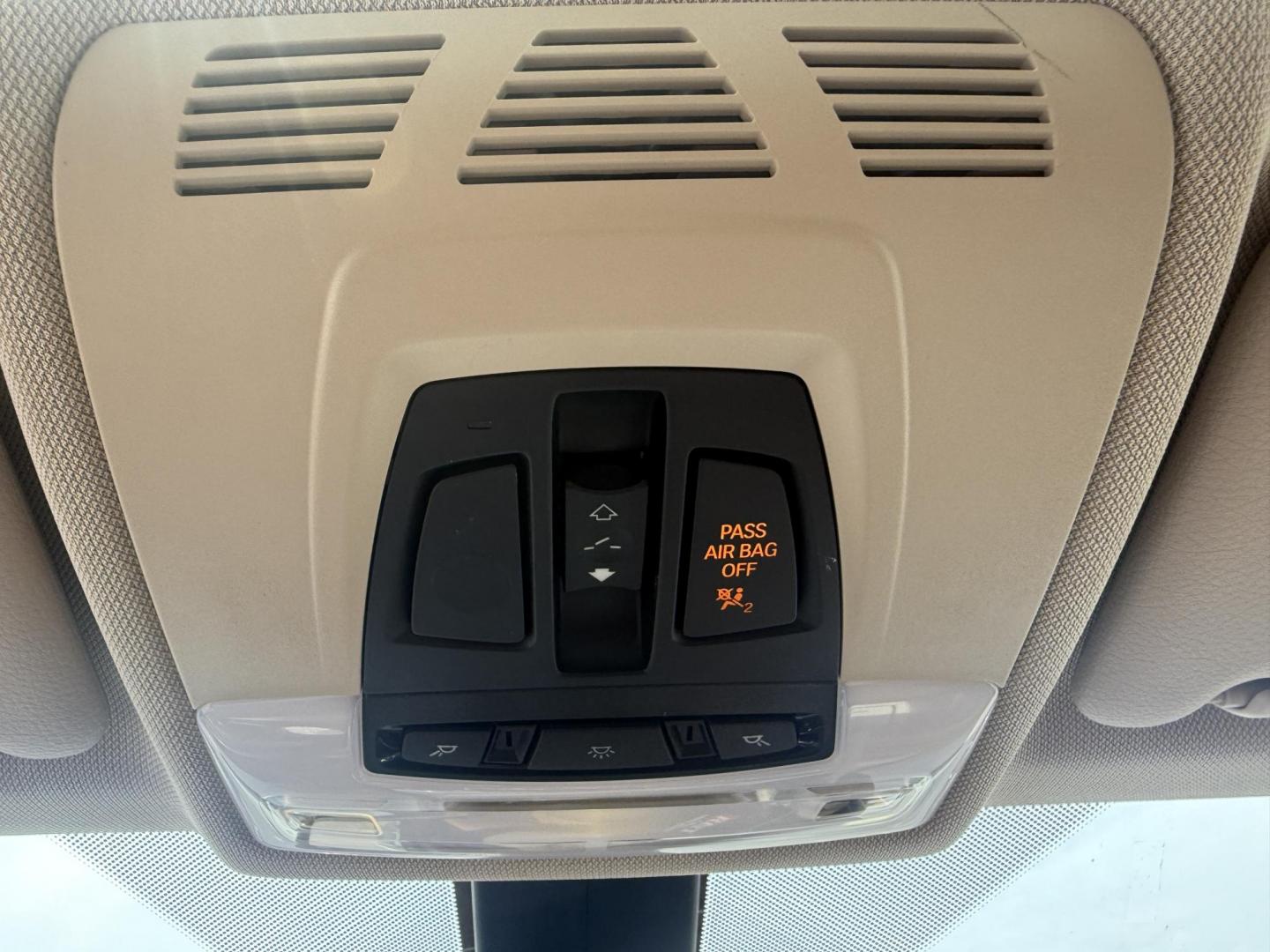 2013 White /Brown BMW 3-Series 328i xDrive Sedan (WBA3B3C58DF) with an 2.0L I4 DOHC 16V TURBO engine, 8-Speed Automatic transmission, located at 547 E. Main St., Orwell, OH, 44076, (440) 437-5893, 41.535435, -80.847855 - Photo#28