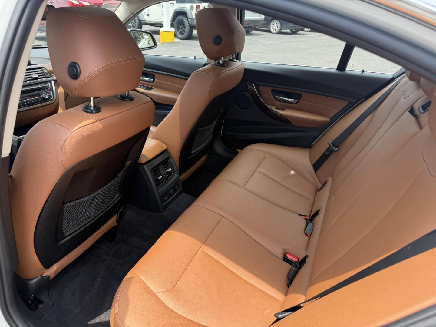 2013 White /Brown BMW 3-Series 328i xDrive Sedan (WBA3B3C58DF) with an 2.0L I4 DOHC 16V TURBO engine, 8-Speed Automatic transmission, located at 547 E. Main St., Orwell, OH, 44076, (440) 437-5893, 41.535435, -80.847855 - Photo#31