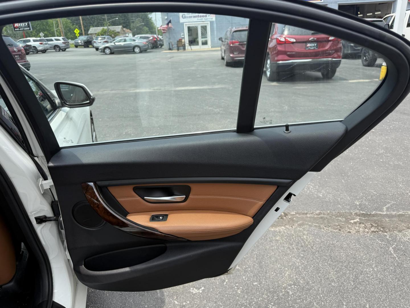 2013 White /Brown BMW 3-Series 328i xDrive Sedan (WBA3B3C58DF) with an 2.0L I4 DOHC 16V TURBO engine, 8-Speed Automatic transmission, located at 547 E. Main St., Orwell, OH, 44076, (440) 437-5893, 41.535435, -80.847855 - Photo#37