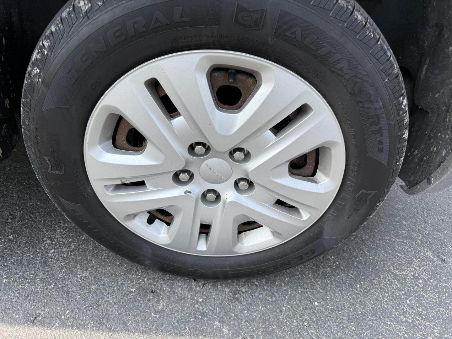2016 Silver /Black Dodge Journey SE AWD (3C4PDDAG5GT) with an 3.6L V6 DOHC 24V engine, 6A transmission, located at 11115 Chardon Rd. , Chardon, OH, 44024, (440) 214-9705, 41.580246, -81.241943 - This One Owner 2016 Dodge Journey SE AWD is a practical midsize SUV equipped with a 3.6L Pentastar V6 engine and a 6-speed automatic transmission, offering reliable performance and all-wheel drive for added traction. It features daytime running lights, push-button start for convenience, and a 4.3-in - Photo#6
