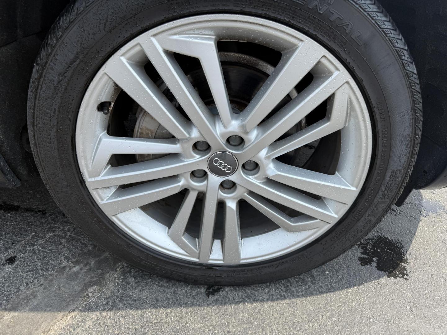 2018 Black /Black Audi Q5 2.0T Premium Plus quattro (WA1BNAFY0J2) with an 2.0L I4 DOHC 16V TURBO engine, 7A transmission, located at 547 E. Main St., Orwell, OH, 44076, (440) 437-5893, 41.535435, -80.847855 - This 2018 Audi G5 Premium Plus offers a refined driving experience with its 2.0L turbocharged I4 engine and 7-speed automatic transmission paired with Quattro all-wheel drive for superior handling. Its luxurious leather interior features power front seats, a heated steering wheel, and a Bang & Olufs - Photo#3