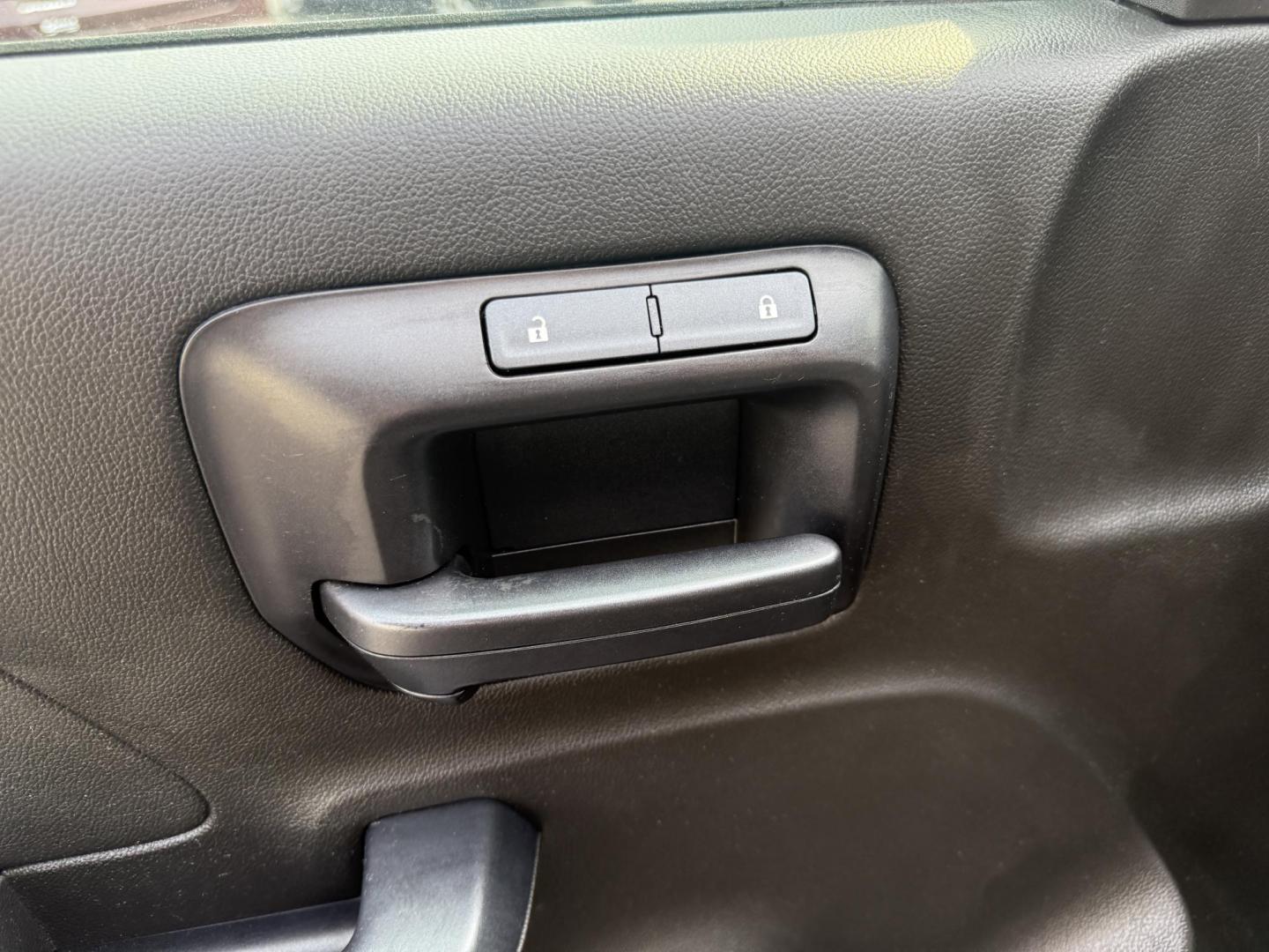 2014 Black /Gray Chevrolet Silverado 1500 Work Truck 1WT Regular Cab 4WD (1GCNKPEH6EZ) with an 4.3L V6 engine, 6-Speed Automatic transmission, located at 547 E. Main St., Orwell, OH, 44076, (440) 437-5893, 41.535435, -80.847855 - This One Owner 2014 Chevrolet Silverado 1500 W/T Regular Cab is a durable workhorse equipped with a 4.3L Vortec V6 engine and a 6-speed automatic transmission, offering a robust 7,600-pound towing capacity. Its features include G80 locking rear differential for improved traction, 3.42 gearing for a - Photo#11