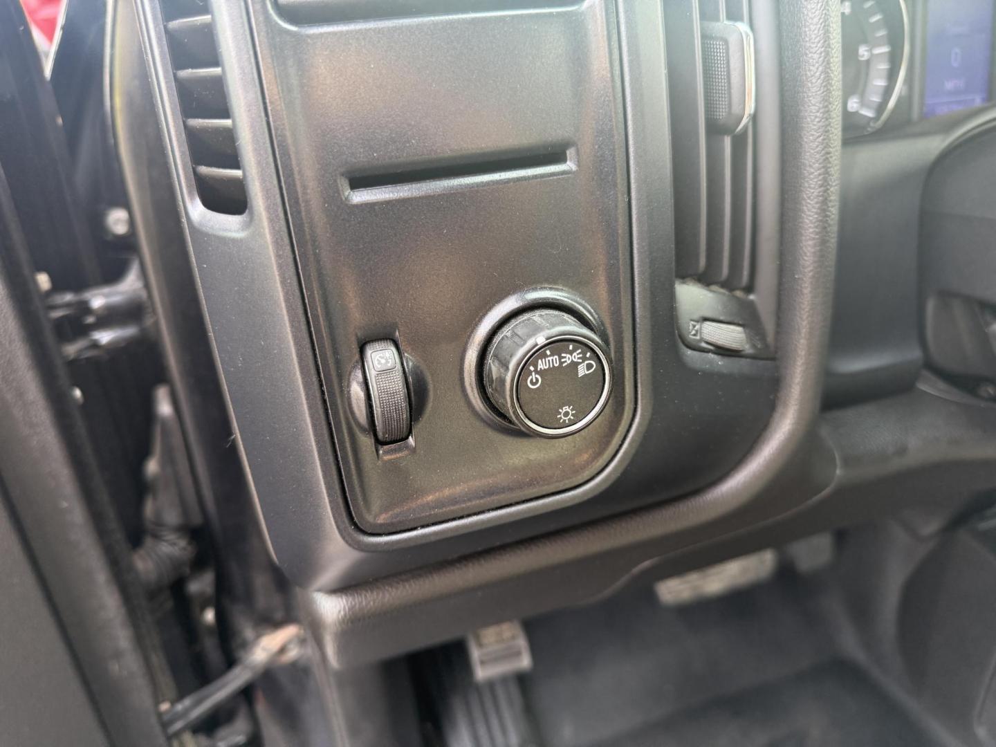 2014 Black /Gray Chevrolet Silverado 1500 Work Truck 1WT Regular Cab 4WD (1GCNKPEH6EZ) with an 4.3L V6 engine, 6-Speed Automatic transmission, located at 547 E. Main St., Orwell, OH, 44076, (440) 437-5893, 41.535435, -80.847855 - This One Owner 2014 Chevrolet Silverado 1500 W/T Regular Cab is a durable workhorse equipped with a 4.3L Vortec V6 engine and a 6-speed automatic transmission, offering a robust 7,600-pound towing capacity. Its features include G80 locking rear differential for improved traction, 3.42 gearing for a - Photo#12