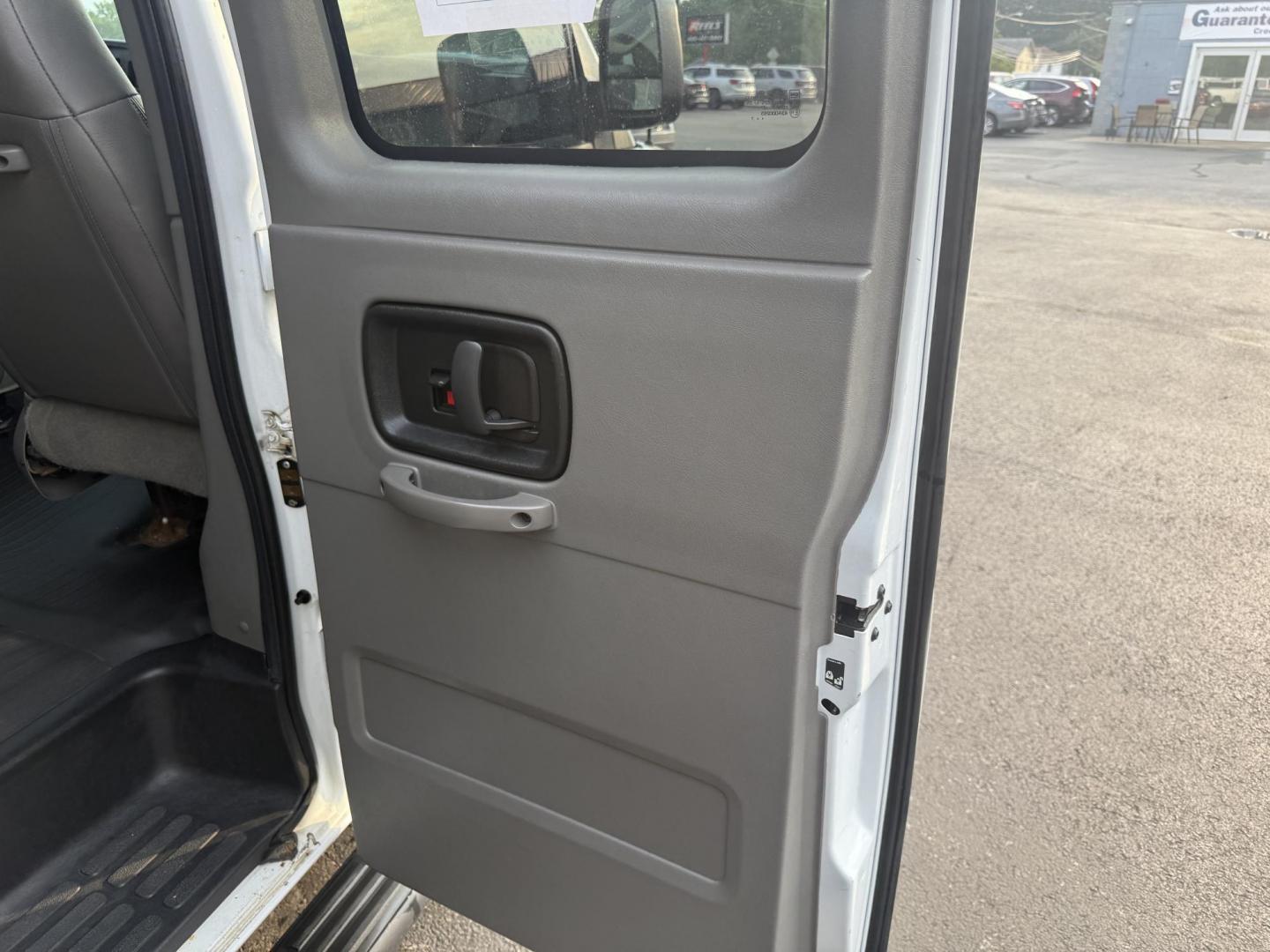 2017 White /Gray Chevrolet Express LS 2500 (1GAWGEFF4H1) with an 4.8L V8 engine, 6A transmission, located at 547 E. Main St., Orwell, OH, 44076, (440) 437-5893, 41.535435, -80.847855 - Photo#34