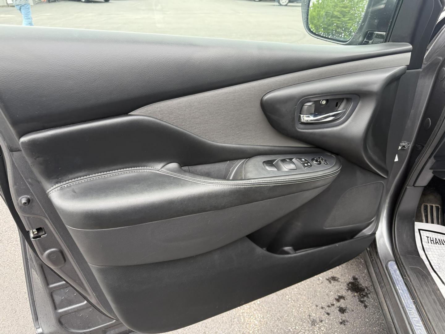 2019 Gray /Black Nissan Murano S AWD (5N1AZ2MS1KN) with an 3.5L V6 DOHC 24V engine, Automatic transmission, located at 11115 Chardon Rd. , Chardon, OH, 44024, (440) 214-9705, 41.580246, -81.241943 - Photo#9