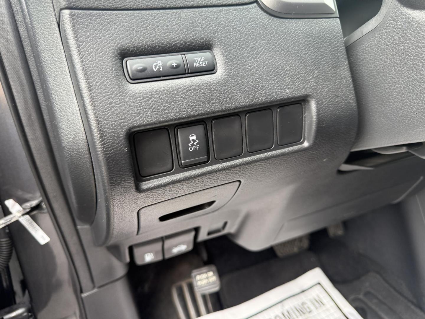 2019 Gray /Black Nissan Murano S AWD (5N1AZ2MS1KN) with an 3.5L V6 DOHC 24V engine, Automatic transmission, located at 11115 Chardon Rd. , Chardon, OH, 44024, (440) 214-9705, 41.580246, -81.241943 - Photo#14