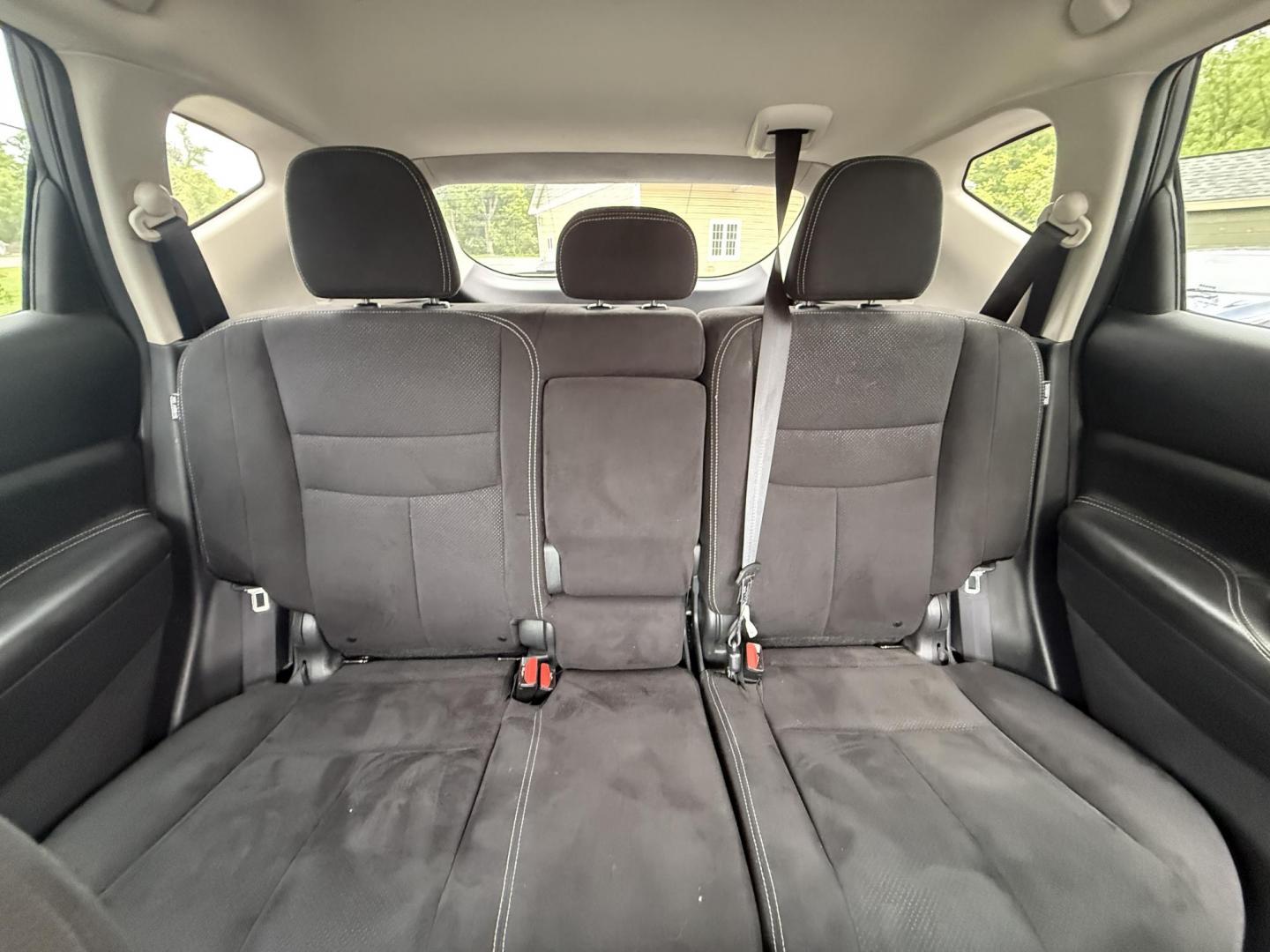 2019 Gray /Black Nissan Murano S AWD (5N1AZ2MS1KN) with an 3.5L V6 DOHC 24V engine, Automatic transmission, located at 11115 Chardon Rd. , Chardon, OH, 44024, (440) 214-9705, 41.580246, -81.241943 - Photo#20