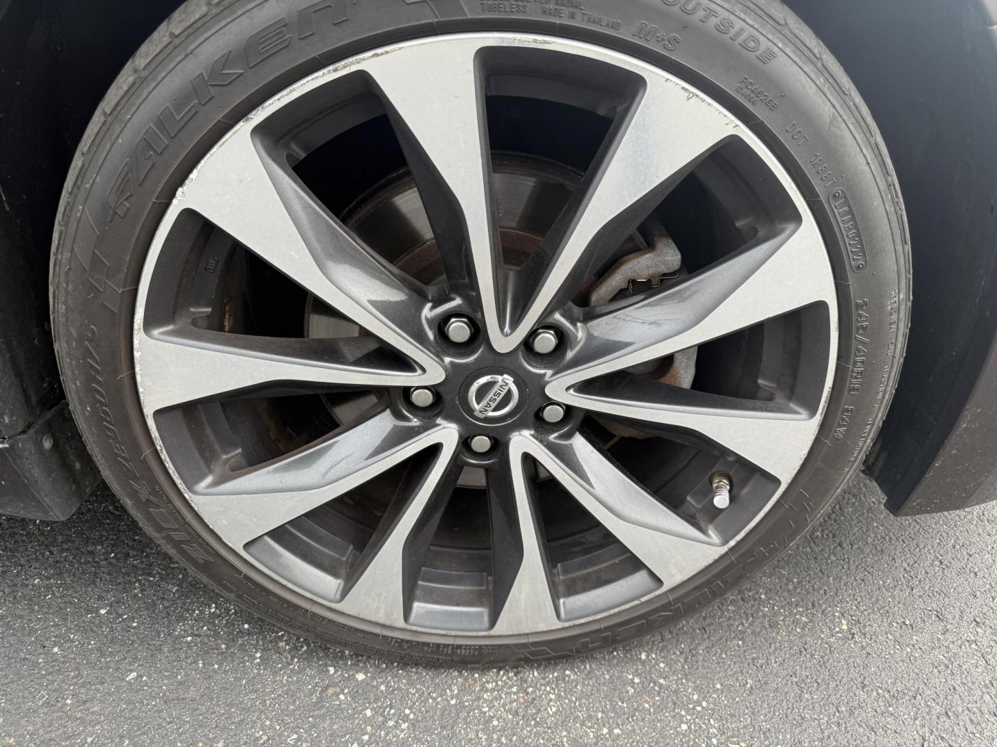 2016 Brown /Black Nissan Maxima 3.5 SR (1N4AA6AP0GC) with an 3.5L V6 DOHC 24V engine, Automatic transmission, located at 11115 Chardon Rd. , Chardon, OH, 44024, (440) 214-9705, 41.580246, -81.241943 - Photo#3
