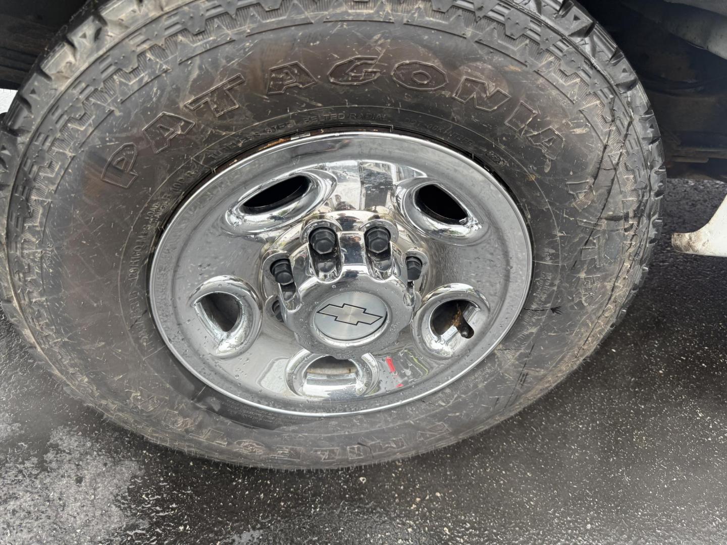 2020 White /Gray Chevrolet Express LT 3500 Extended (1GAZGPFG9L1) with an 6.0L V8 OHV 16V FFV engine, 6A transmission, located at 547 E. Main St., Orwell, OH, 44076, (440) 437-5893, 41.535435, -80.847855 - Photo#4