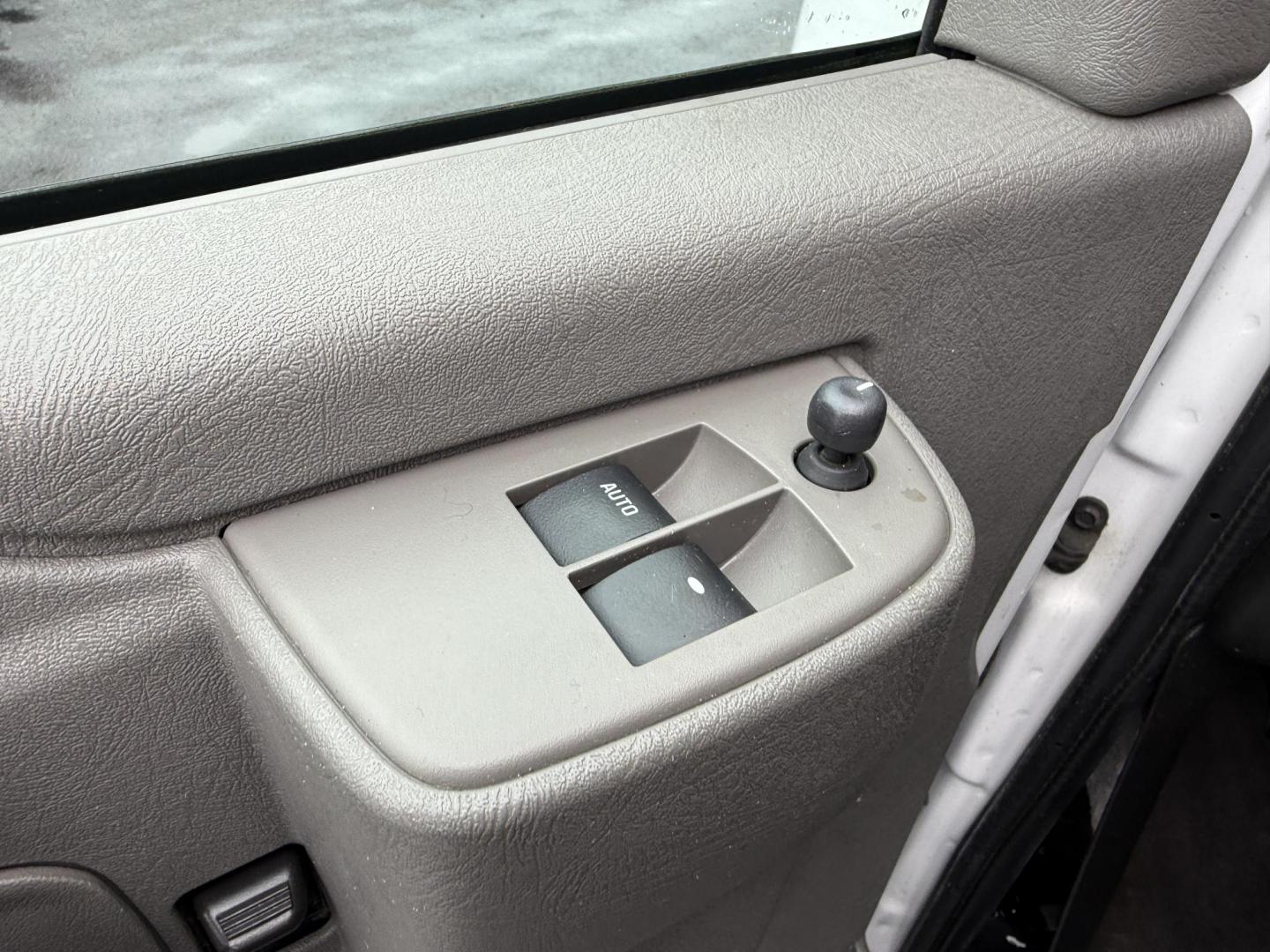 2020 White /Gray Chevrolet Express LT 3500 Extended (1GAZGPFG9L1) with an 6.0L V8 OHV 16V FFV engine, 6A transmission, located at 547 E. Main St., Orwell, OH, 44076, (440) 437-5893, 41.535435, -80.847855 - Photo#9