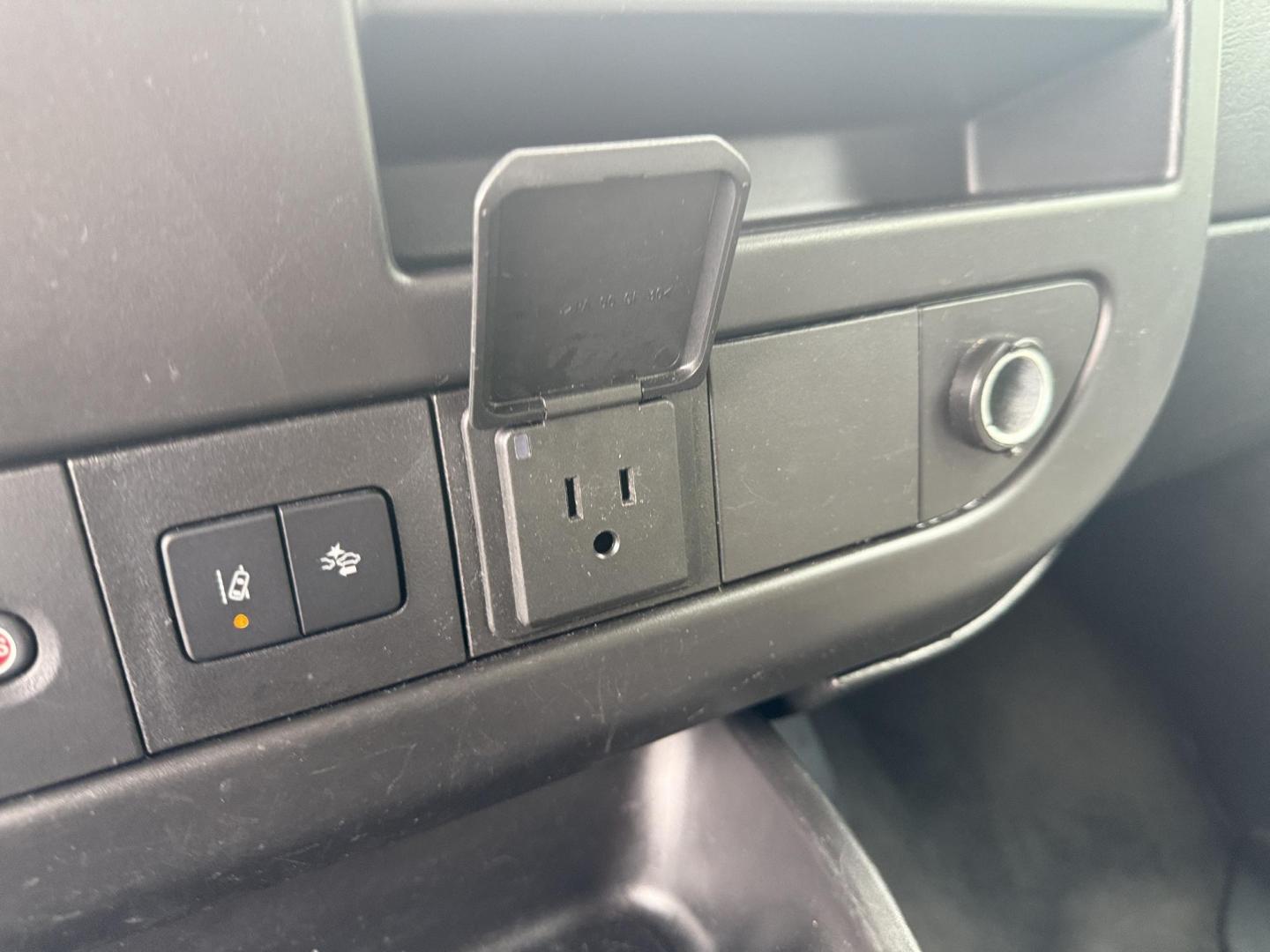 2020 White /Gray Chevrolet Express LT 3500 Extended (1GAZGPFG9L1) with an 6.0L V8 OHV 16V FFV engine, 6A transmission, located at 547 E. Main St., Orwell, OH, 44076, (440) 437-5893, 41.535435, -80.847855 - Photo#21