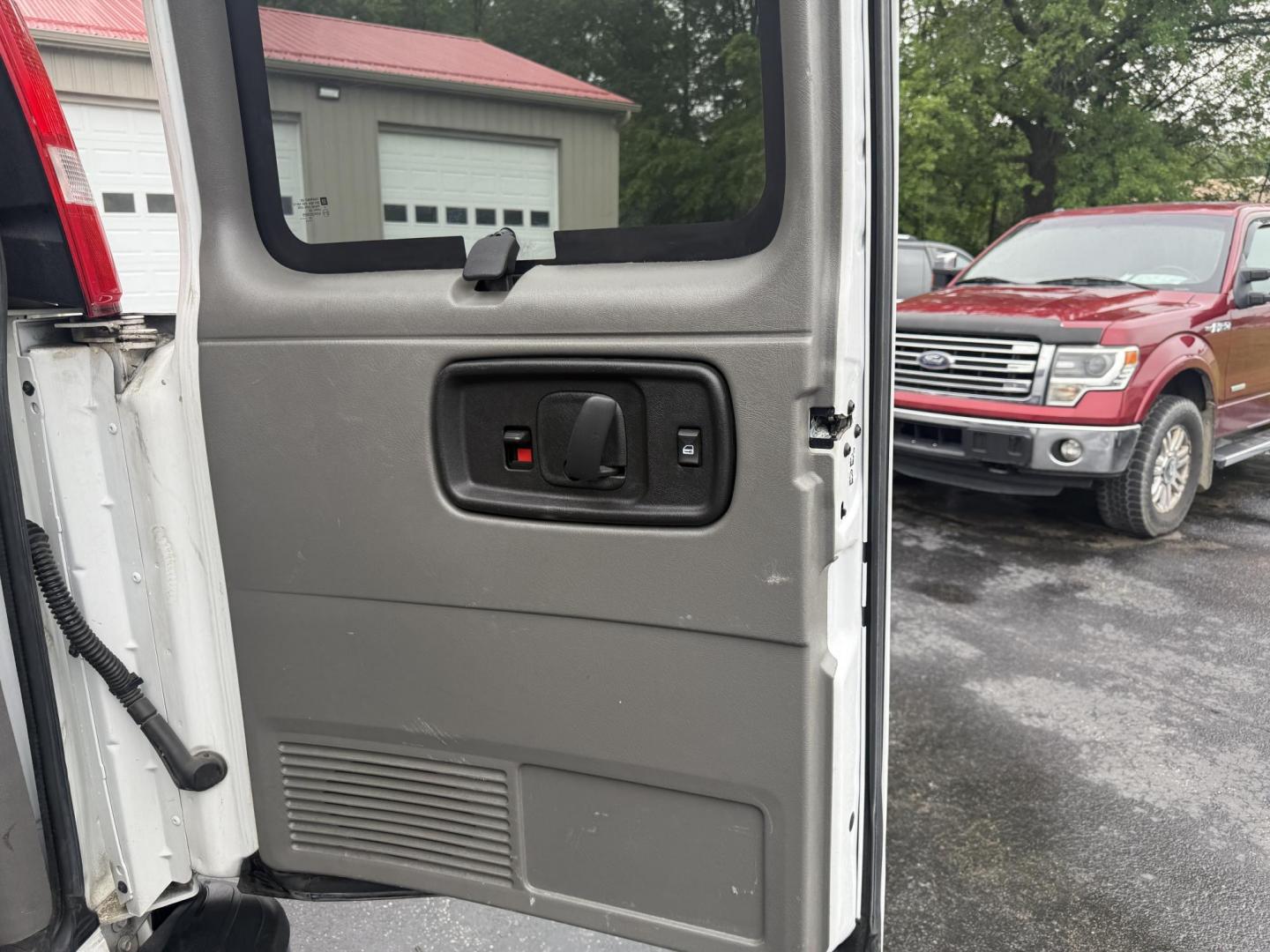 2020 White /Gray Chevrolet Express LT 3500 Extended (1GAZGPFG9L1) with an 6.0L V8 OHV 16V FFV engine, 6A transmission, located at 547 E. Main St., Orwell, OH, 44076, (440) 437-5893, 41.535435, -80.847855 - Photo#27