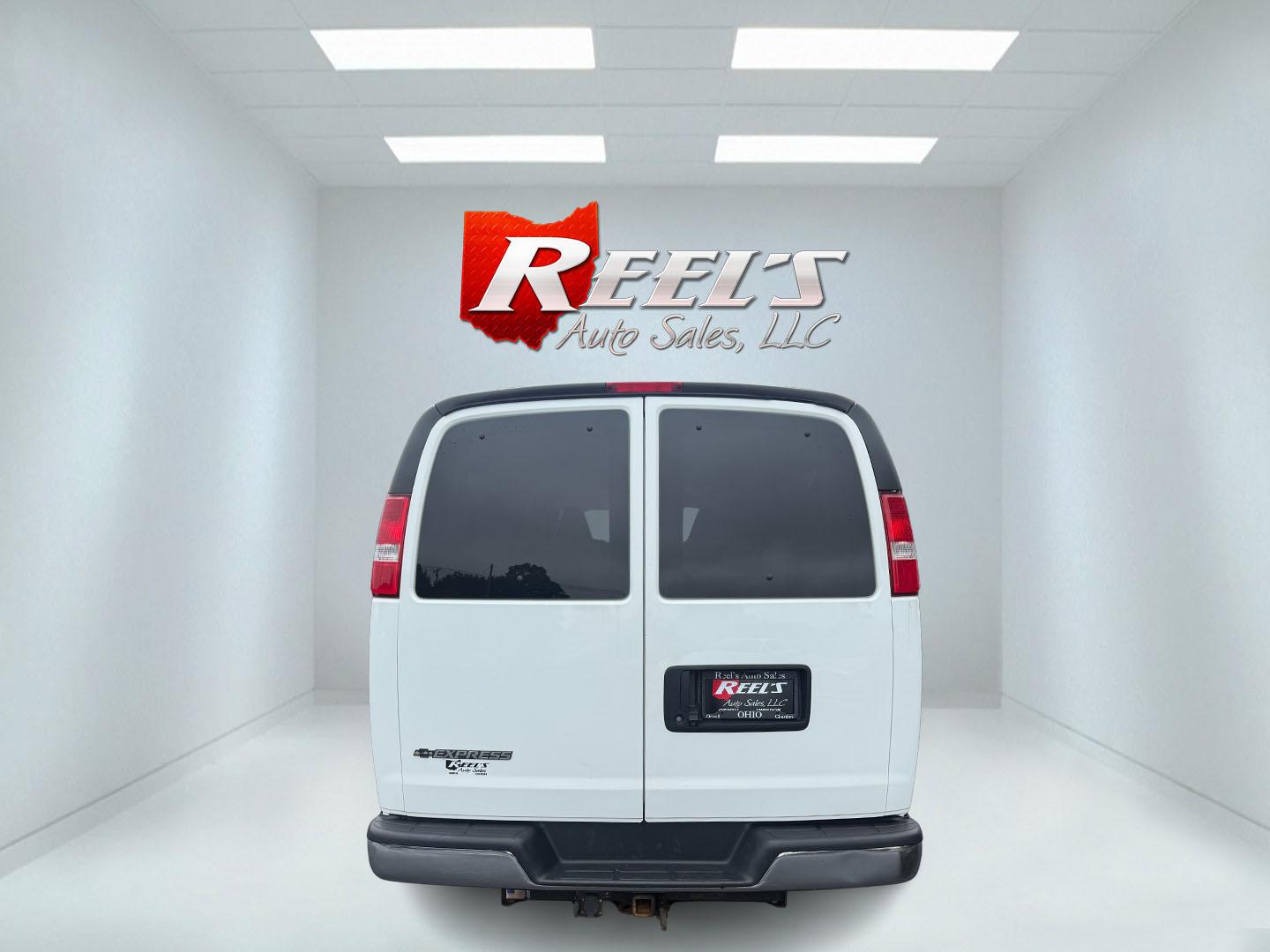 2020 White /Gray Chevrolet Express LT 3500 Extended (1GAZGPFG9L1) with an 6.0L V8 OHV 16V FFV engine, 6A transmission, located at 547 E. Main St., Orwell, OH, 44076, (440) 437-5893, 41.535435, -80.847855 - Photo#35