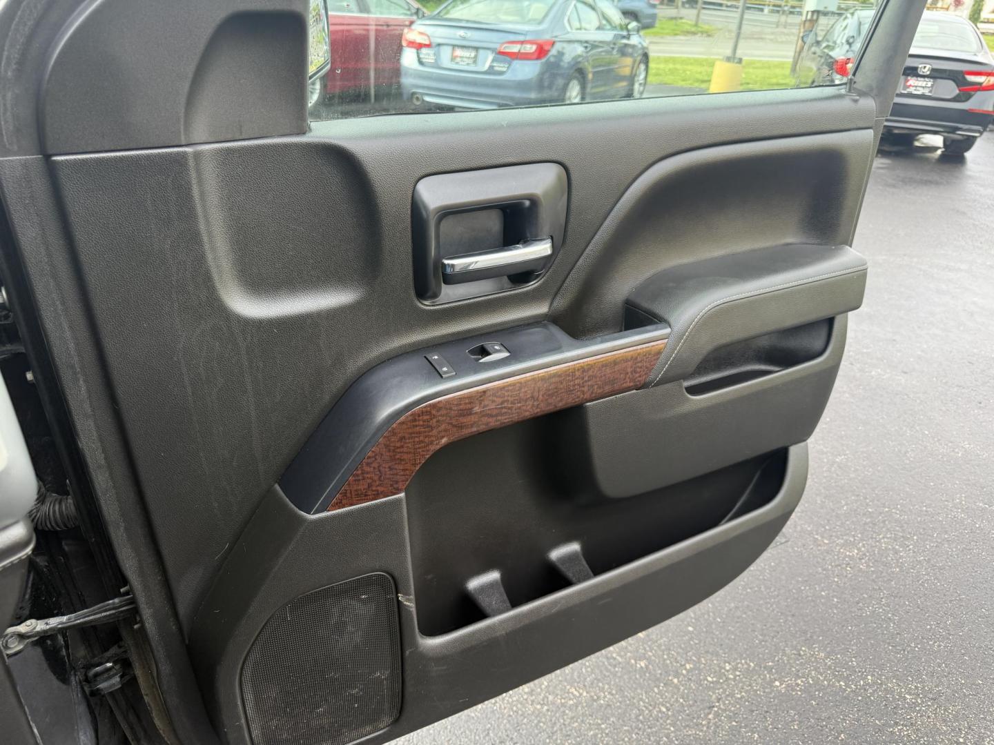 2014 Black /Black GMC Sierra 1500 SLE Double Cab 4WD (1GTV2UEC3EZ) with an 5.3L V8 OHV 16V engine, 6-Speed Automatic transmission, located at 11115 Chardon Rd. , Chardon, OH, 44024, (440) 214-9705, 41.580246, -81.241943 - Fresh Trade Alert ---- This 2014 GMC Sierra 1500 SLE Double Cab is a capable and feature rich truck. Powered by a 5.3 EcoTec 3 engine, 6 speed automatic transmission and 3.42 gearing this truck is rated to tow a very respectable 9,200 pounds. On the inside you get a power drivers seat, and dual zone - Photo#37