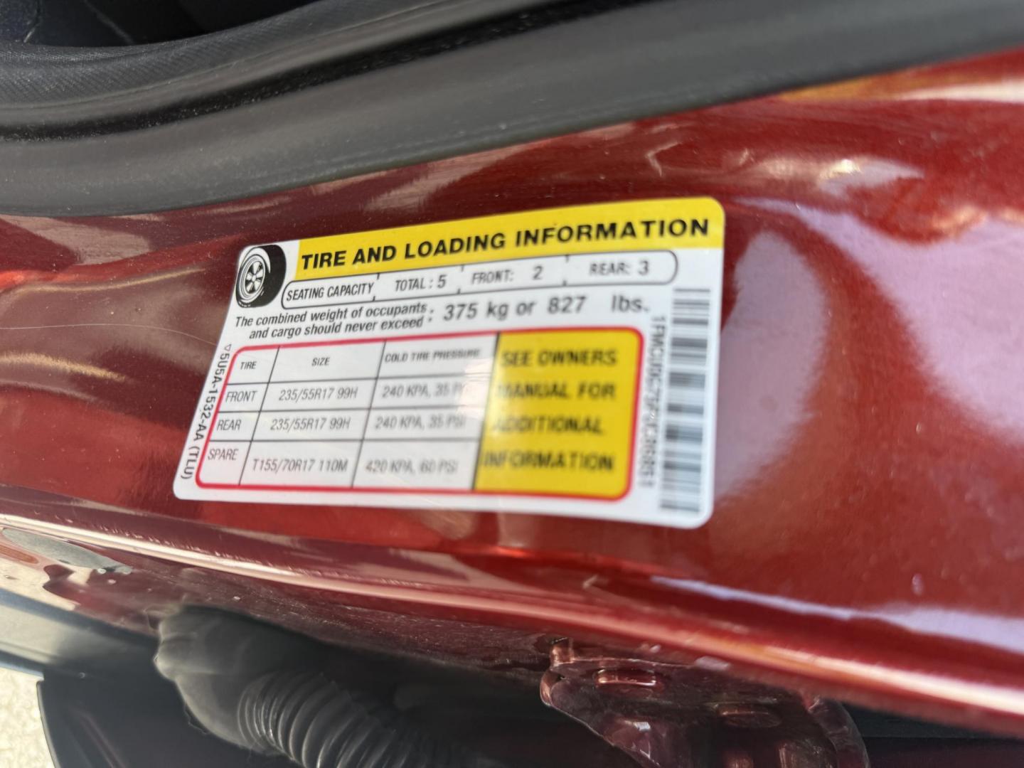 2015 Red /Black Ford Escape SE FWD (1FMCU0G75FU) with an 2.5L I4 DOHC 16V engine, 6-Speed Automatic transmission, located at 547 E. Main St., Orwell, OH, 44076, (440) 437-5893, 41.535435, -80.847855 - This 2015 Ford Escape SE FWD equipped with the 2.5L I4 Duratec engine offers impressive fuel efficiency, achieving around 30 MPG on the highway. It features a 6-speed automatic transmission, a power driver’s seat for comfort, and essential safety and convenience features including a backup camera, - Photo#13