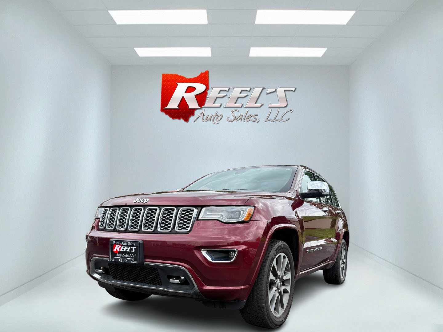 photo of 2017 Jeep Grand Cherokee Overland 4WD