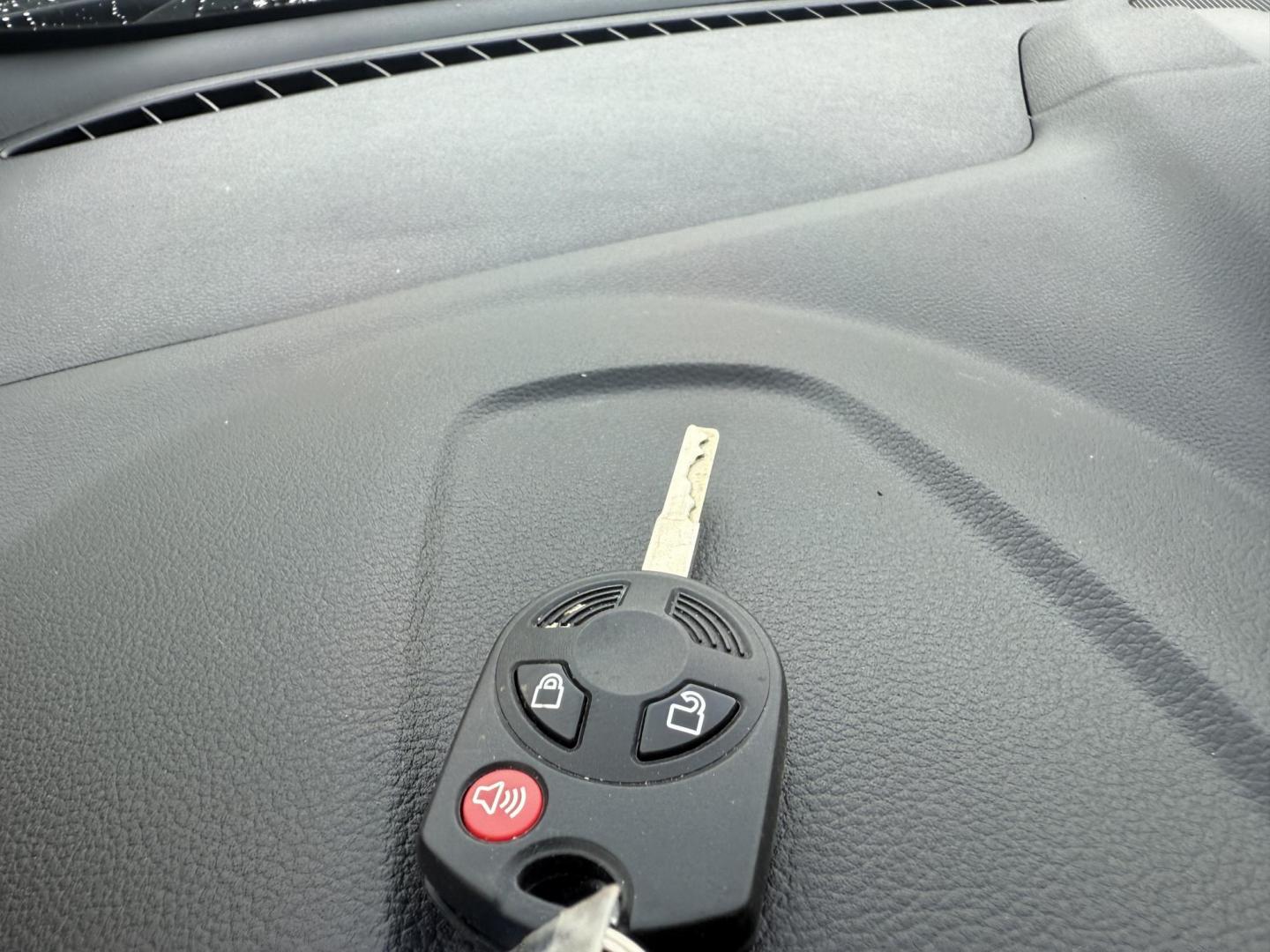 2017 Black /Gray Ford Escape SE 4WD (1FMCU9GDXHU) with an 1.5L I4 DOHC 16V Turbo engine, 6A transmission, located at 547 E. Main St., Orwell, OH, 44076, (440) 437-5893, 41.535435, -80.847855 - This 2017 Ford Escape SE 4WD with the 1.5L Turbocharged EcoBoost I4 engine combines efficiency and convenience, delivering approximately 28 MPG on the highway. It features a 6-speed automatic transmission, a power driver’s seat, and advanced safety with blind spot monitoring. The SUV is equipped w - Photo#31