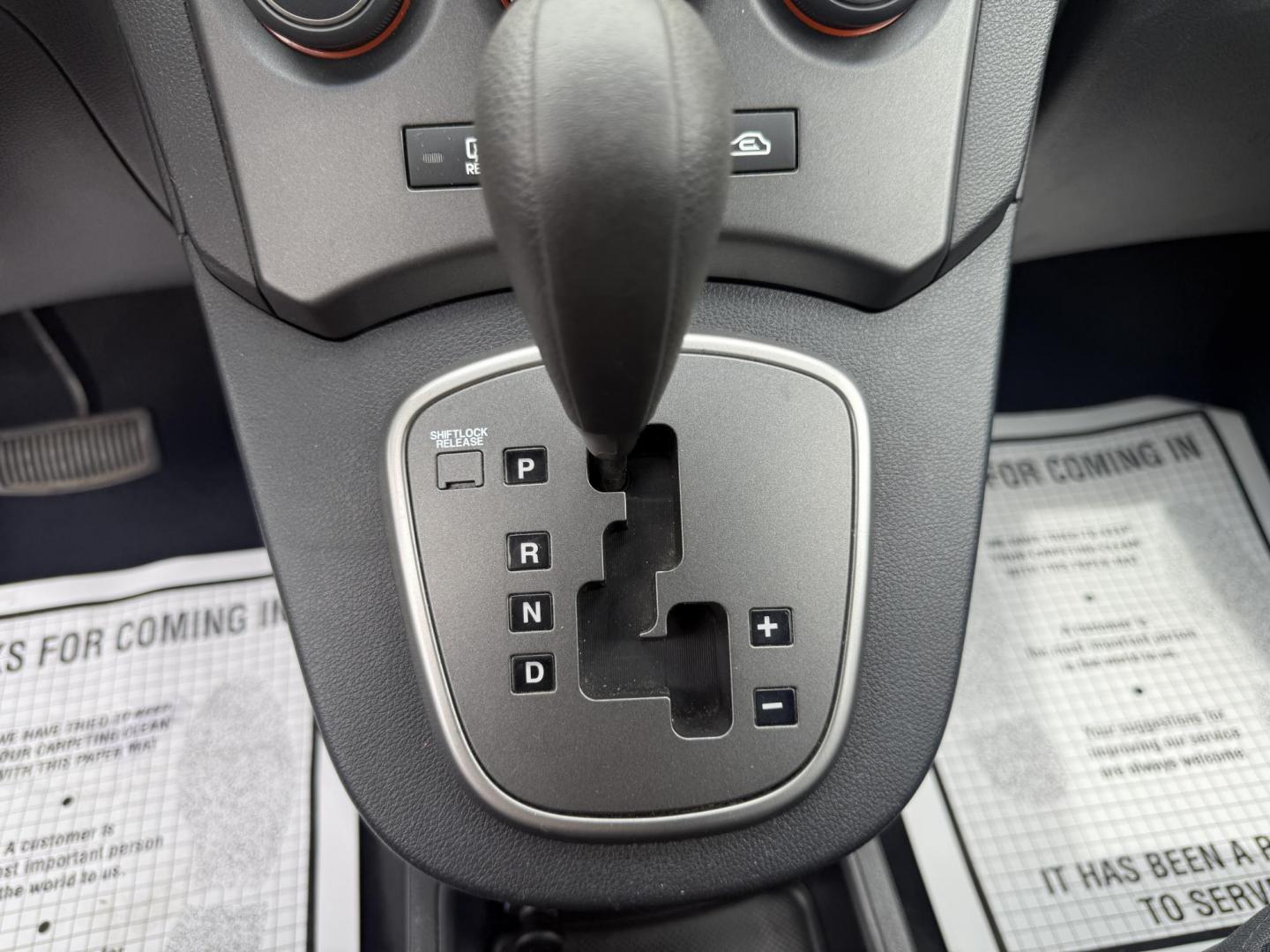 2008 Gray /Black Kia Rondo LX V6 (KNAFG526887) with an 2.7L V6 DOHC 24V engine, 5 Speed Automatic transmission, located at 547 E. Main St., Orwell, OH, 44076, (440) 437-5893, 41.535435, -80.847855 - This 2008 Kia Rondo LX 2.7 V6 with a 5-speed automatic transmission offers seating for seven, making it a practical choice for families or groups, and boasts a respectable 26 MPG highway fuel efficiency. Equipped with auxiliary audio input, it provides convenient connectivity for your devices. Its v - Photo#17