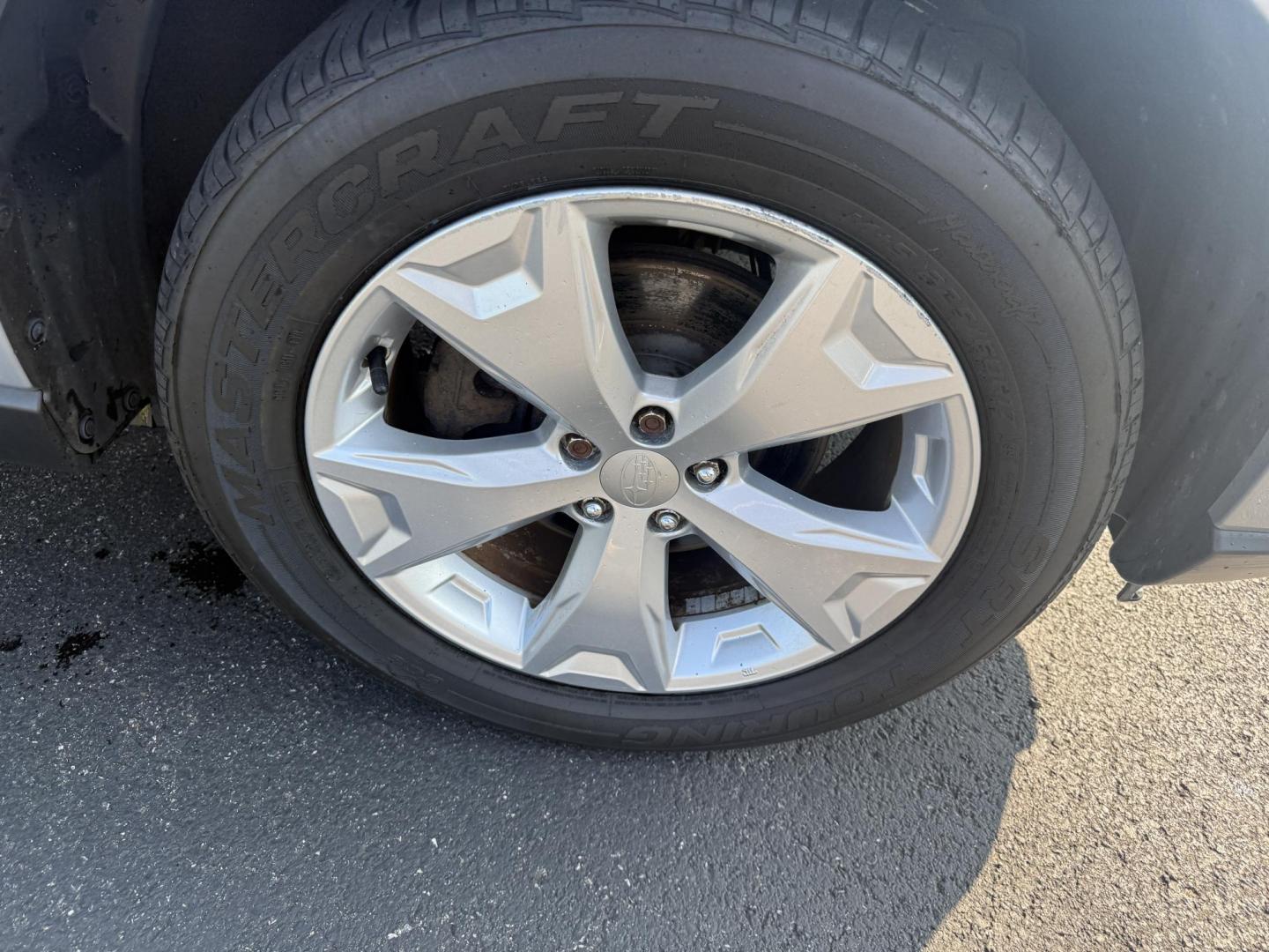 2014 Silver /Gray Subaru Forester 2.5i Premium (JF2SJAEC7EH) with an 2.5L H4 DOHC 16V engine, Automatic transmission, located at 547 E. Main St., Orwell, OH, 44076, (440) 437-5893, 41.535435, -80.847855 - Fresh Local Purchase ----- This 2014 Subaru Forester 2.5i Premium features a 2.5-liter four-cylinder H4 engine paired with Subaru's Symmetrical AWD system, delivering dependable performance and excellent stability across various terrains. It achieves an impressive 31 MPG highway, making it fuel-effi - Photo#4