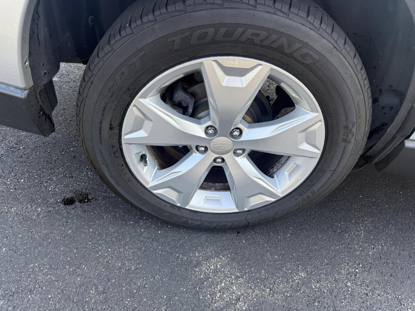 2014 Silver /Gray Subaru Forester 2.5i Premium (JF2SJAEC7EH) with an 2.5L H4 DOHC 16V engine, Automatic transmission, located at 547 E. Main St., Orwell, OH, 44076, (440) 437-5893, 41.535435, -80.847855 - Fresh Local Purchase ----- This 2014 Subaru Forester 2.5i Premium features a 2.5-liter four-cylinder H4 engine paired with Subaru's Symmetrical AWD system, delivering dependable performance and excellent stability across various terrains. It achieves an impressive 31 MPG highway, making it fuel-effi - Photo#5