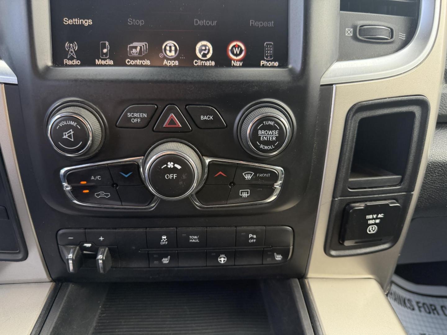 2014 Red /Gray RAM 2500 Big Horn Crew Cab SWB 4WD (3C6UR5DJXEG) with an 6.4L V8 OHV engine, 6-Speed Automatic transmission, located at 547 E. Main St., Orwell, OH, 44076, (440) 437-5893, 41.535435, -80.847855 - Photo#26