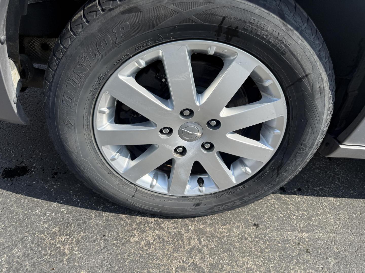 2015 Silver /Black Chrysler Town & Country Touring (2C4RC1BG7FR) with an 3.6L V6 DOHC 24V FFV engine, 6-Speed Automatic transmission, located at 547 E. Main St., Orwell, OH, 44076, (440) 437-5893, 41.535435, -80.847855 - Photo#5