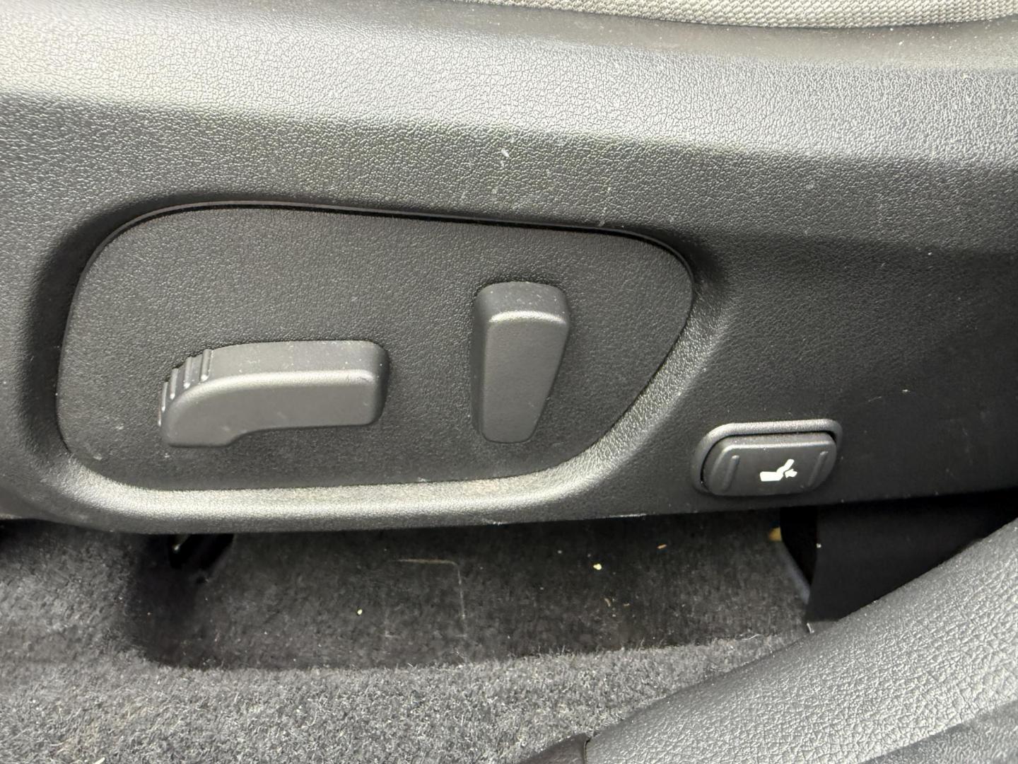 2018 Blue /Gray Subaru Forester 2.5i Premium PZEV CVT (JF2SJAGC3JH) with an 2.5L H4 DOHC 16V engine, Automatic transmission, located at 547 E. Main St., Orwell, OH, 44076, (440) 437-5893, 41.535435, -80.847855 - This well equipped One Owner 2018 Subaru Forester 2.5i Premium features the efficient 2.5-liter H4 engine, Symmetrical AWD with X-Mode, and an impressive 32 MPG highway rating; highlights include EyeSight Driver-Assist, Blind-Spot Monitoring with Rear Cross-Traffic Alert, remote start, heated front - Photo#12
