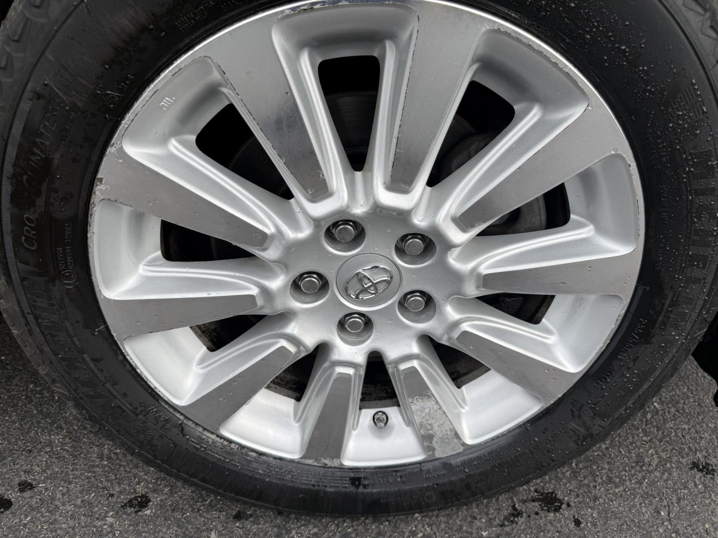 2016 Gray /Gray Toyota Sienna SUV AWD 7-Passenger V6 (5TDDK3DCXGS) with an 3.5L V6 EFI DOHC 24V engine, 6 Speed Auto transmission, located at 547 E. Main St., Orwell, OH, 44076, (440) 437-5893, 41.535435, -80.847855 - This well-appointed 2016 Toyota Sienna XLE AWD boasting the proven 3.5-liter V6 with 6-speed automatic, delivering confident all-weather traction and smooth power for family or cargo runs; upscale touches include leather upholstery, heated front seats, tri-zone automatic climate control, a 7-inch to - Photo#4