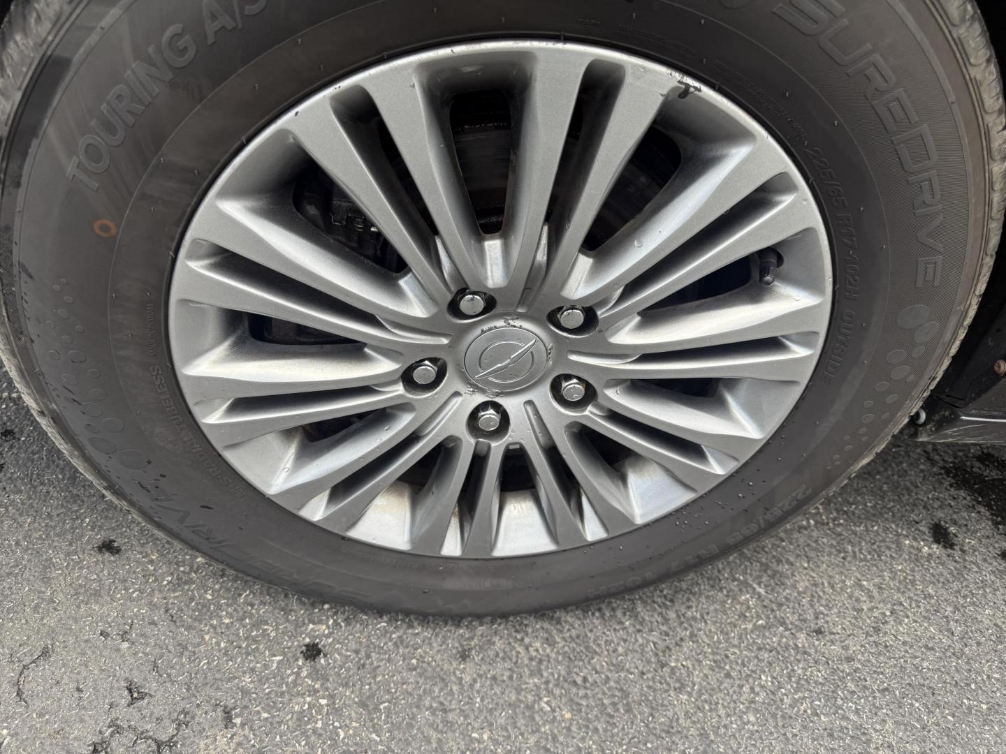 2014 Gray /Black Chrysler Town & Country Touring-L (2C4RC1CG0ER) with an 3.6L V6 DOHC 24V FFV engine, 6-Speed Automatic transmission, located at 547 E. Main St., Orwell, OH, 44076, (440) 437-5893, 41.535435, -80.847855 - This One Owner 2014 Chrysler Town & Country Touring-L powered by the smooth 3.6-liter Pentastar V6 and 6-speed automatic, combining family comfort with refined safety; enjoy leather upholstery, power/heated front seats, heated second-row seats, tri-zone automatic climate control, a rear entertainmen - Photo#13