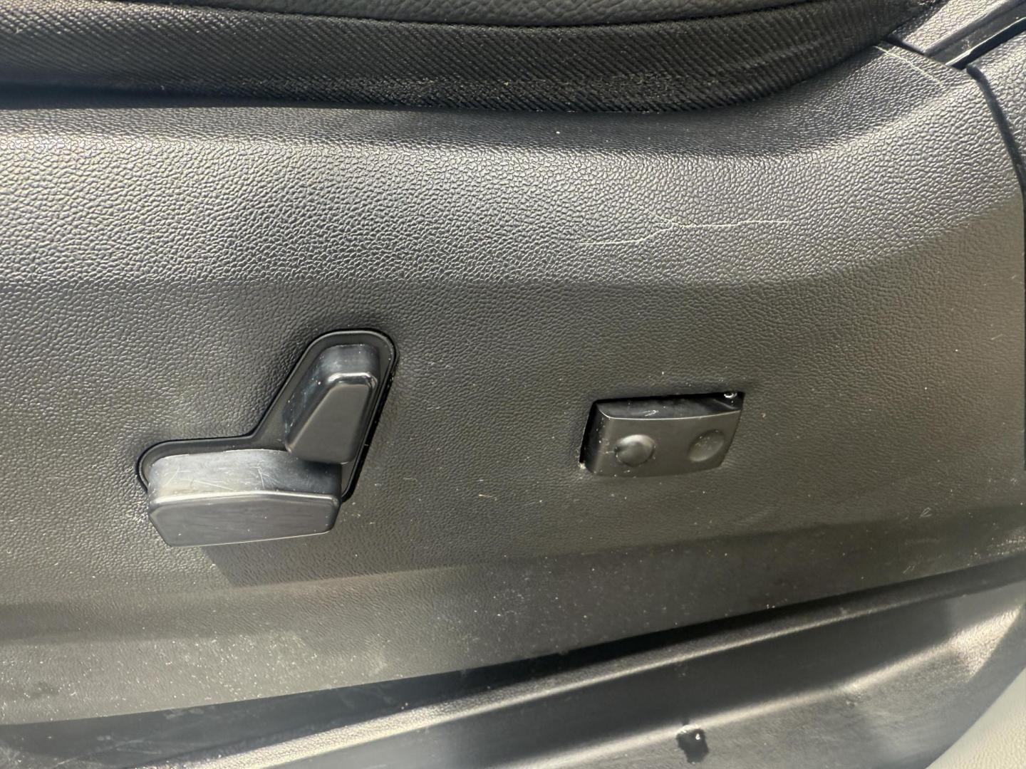 2014 Gray /Black Chrysler Town & Country Touring-L (2C4RC1CG0ER) with an 3.6L V6 DOHC 24V FFV engine, 6-Speed Automatic transmission, located at 547 E. Main St., Orwell, OH, 44076, (440) 437-5893, 41.535435, -80.847855 - This One Owner 2014 Chrysler Town & Country Touring-L powered by the smooth 3.6-liter Pentastar V6 and 6-speed automatic, combining family comfort with refined safety; enjoy leather upholstery, power/heated front seats, heated second-row seats, tri-zone automatic climate control, a rear entertainmen - Photo#20
