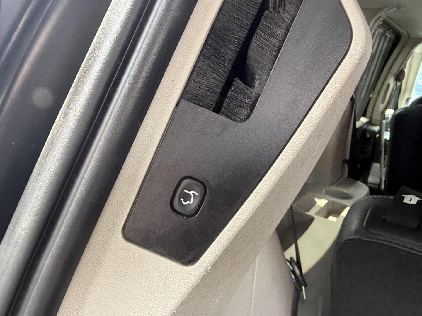 2014 Gray /Black Chrysler Town & Country Touring-L (2C4RC1CG0ER) with an 3.6L V6 DOHC 24V FFV engine, 6-Speed Automatic transmission, located at 547 E. Main St., Orwell, OH, 44076, (440) 437-5893, 41.535435, -80.847855 - This One Owner 2014 Chrysler Town & Country Touring-L powered by the smooth 3.6-liter Pentastar V6 and 6-speed automatic, combining family comfort with refined safety; enjoy leather upholstery, power/heated front seats, heated second-row seats, tri-zone automatic climate control, a rear entertainmen - Photo#37
