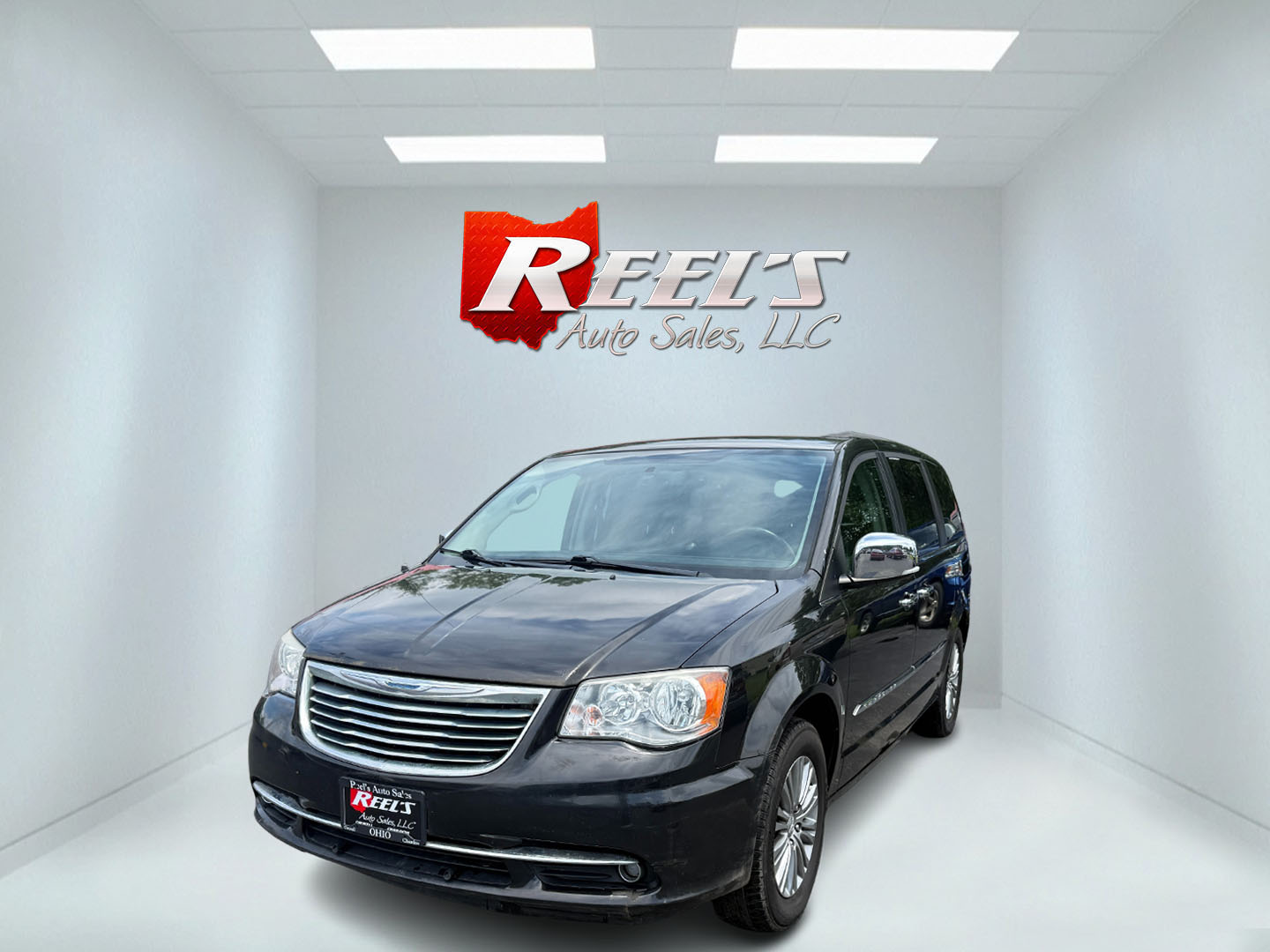 photo of 2014 Chrysler Town & Country Touring-L