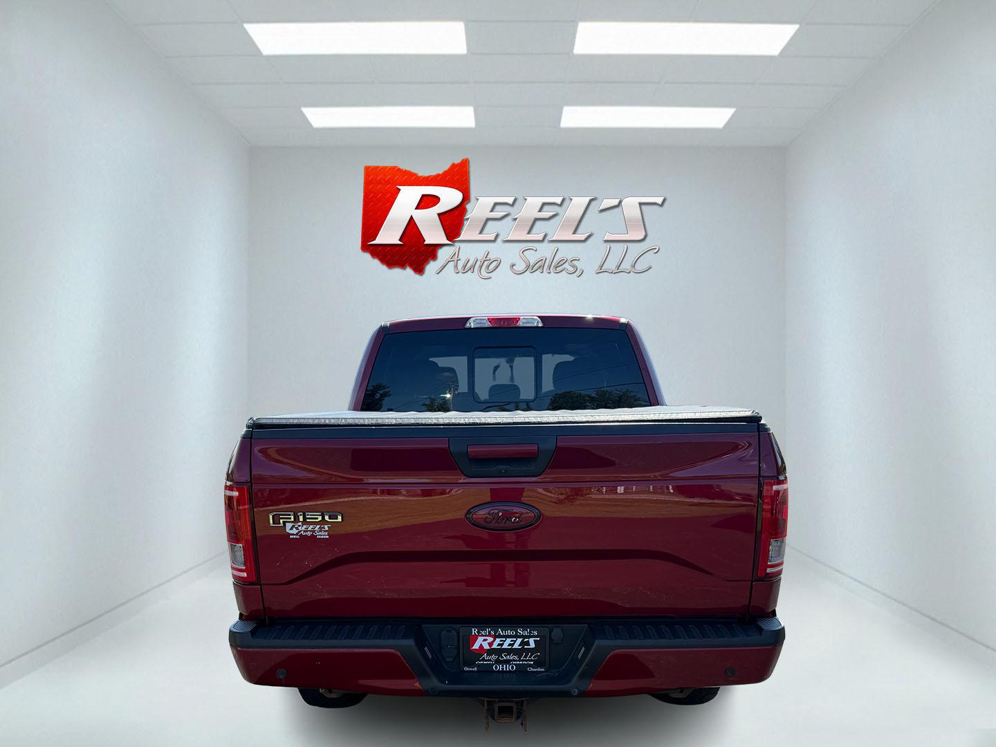 2016 Red /Black Ford F-150 XLT SuperCrew 5.5-ft. Bed 4WD (1FTEW1EP6GF) with an 2.7L V6 DOHC 24V TWIN TURBO engine, 6A transmission, located at 11115 Chardon Rd. , Chardon, OH, 44024, (440) 214-9705, 41.580246, -81.241943 - This 2016 Ford F-150 XLT Crew Cab 4WD is a versatile full-size pickup equipped with a 2.7L twin-turbo EcoBoost V6 engine and 6-speed automatic transmission, delivering strong performance with an impressive 23 MPG highway. This XLT trim offers comfort and convenience features such as power front seat - Photo#41