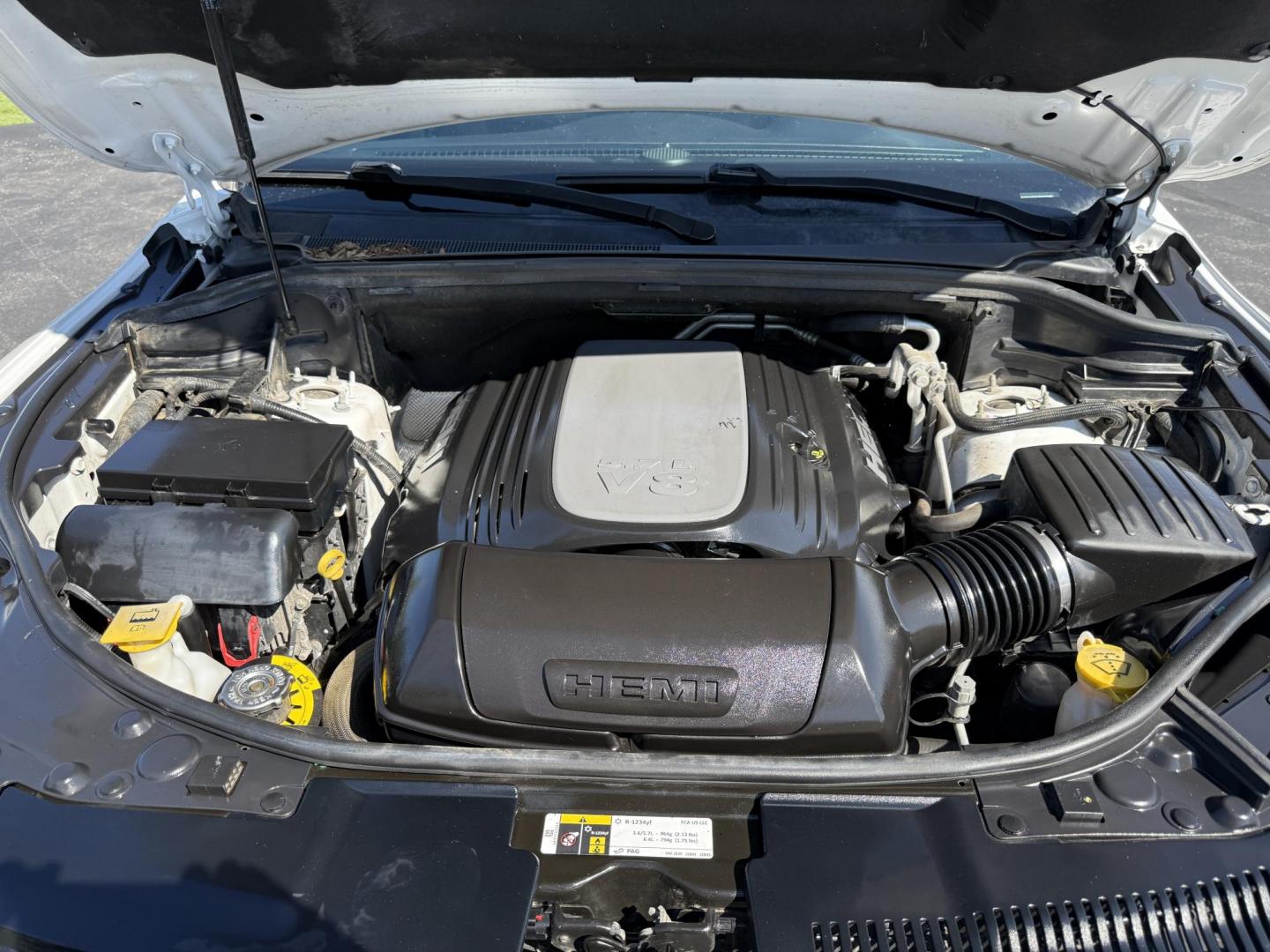 2020 White /Black Dodge Durango R/T AWD (1C4SDJCT4LC) with an 5.7L V8 OHV 16V engine, 8A transmission, located at 11115 Chardon Rd. , Chardon, OH, 44024, (440) 214-9705, 41.580246, -81.241943 - This 2020 Dodge Durango R/T AWD is a powerful and well-equipped three-row SUV featuring a 5.7L HEMI V8 engine with 360 horsepower, paired with an 8-speed automatic transmission and sport suspension for dynamic performance, including a 0-60 mph time of just 6.2 seconds. It offers a robust 7,200-pound - Photo#3