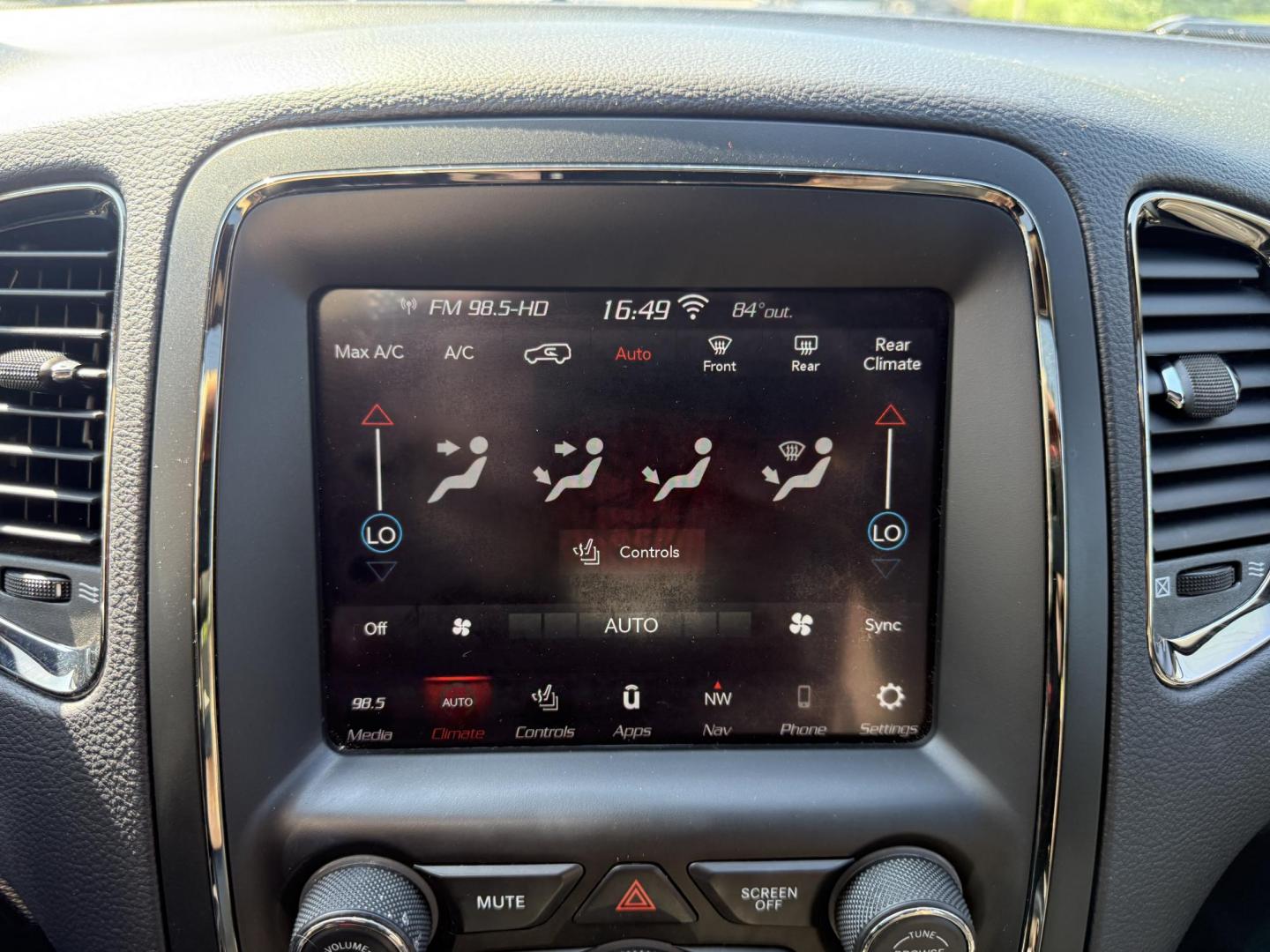 2020 White /Black Dodge Durango R/T AWD (1C4SDJCT4LC) with an 5.7L V8 OHV 16V engine, 8A transmission, located at 11115 Chardon Rd. , Chardon, OH, 44024, (440) 214-9705, 41.580246, -81.241943 - This 2020 Dodge Durango R/T AWD is a powerful and well-equipped three-row SUV featuring a 5.7L HEMI V8 engine with 360 horsepower, paired with an 8-speed automatic transmission and sport suspension for dynamic performance, including a 0-60 mph time of just 6.2 seconds. It offers a robust 7,200-pound - Photo#22
