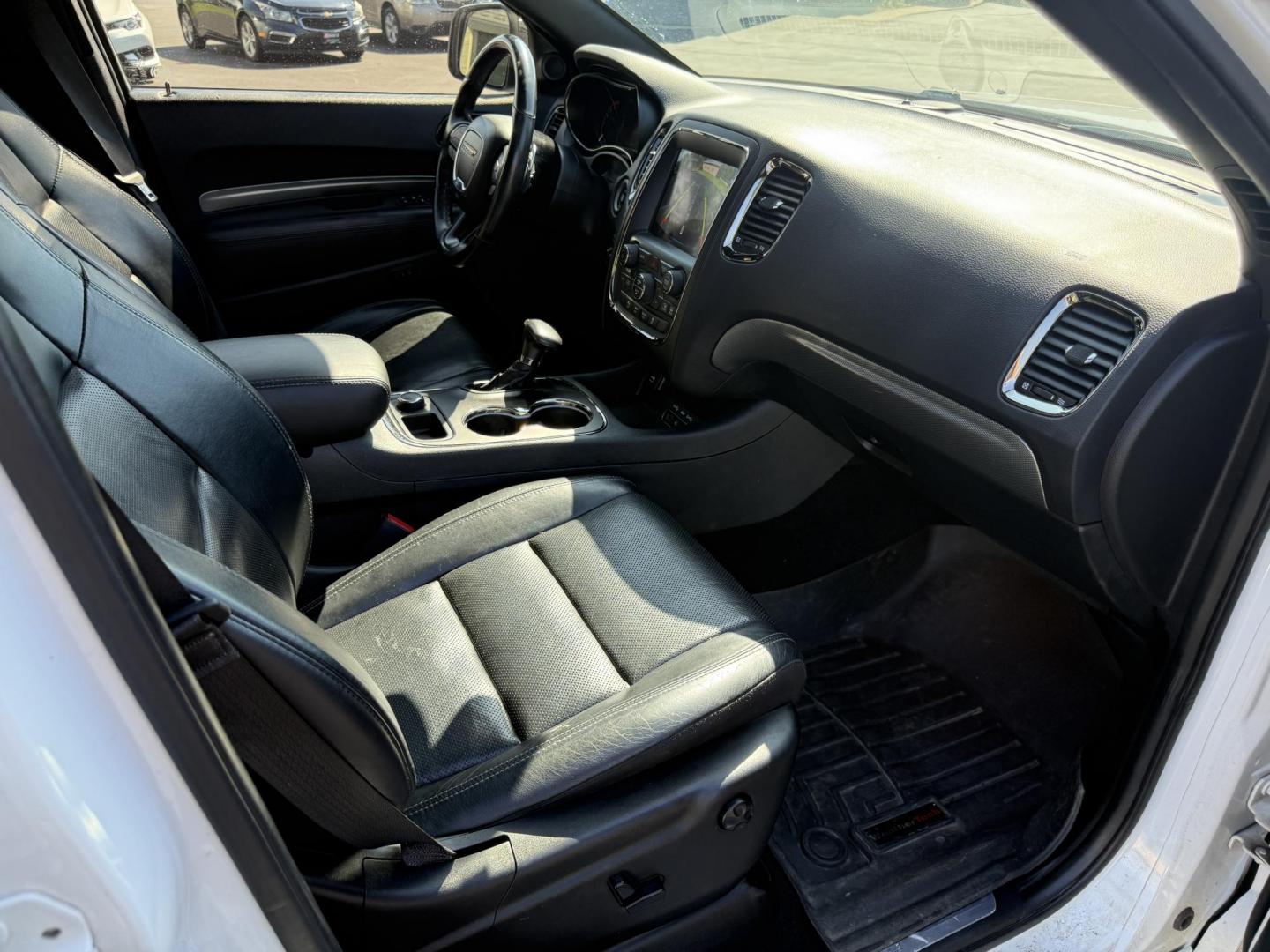 2020 White /Black Dodge Durango R/T AWD (1C4SDJCT4LC) with an 5.7L V8 OHV 16V engine, 8A transmission, located at 11115 Chardon Rd. , Chardon, OH, 44024, (440) 214-9705, 41.580246, -81.241943 - This 2020 Dodge Durango R/T AWD is a powerful and well-equipped three-row SUV featuring a 5.7L HEMI V8 engine with 360 horsepower, paired with an 8-speed automatic transmission and sport suspension for dynamic performance, including a 0-60 mph time of just 6.2 seconds. It offers a robust 7,200-pound - Photo#41