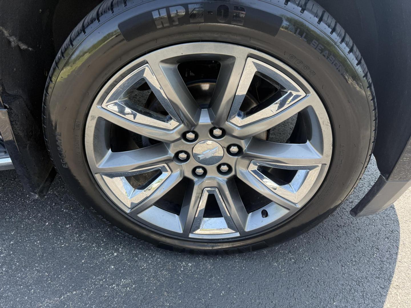 2016 Black /Black Chevrolet Suburban LTZ 4WD (1GNSKJKC6GR) with an 5.3L V8 OHV 16V engine, 6A transmission, located at 11115 Chardon Rd. , Chardon, OH, 44024, (440) 214-9705, 41.580246, -81.241943 - This 2016 Chevrolet Suburban LTZ 4WD is a full-size SUV powered by a 5.3L EcoTec3 V8 engine paired with a 6-speed automatic transmission and 3.42 rear axle gearing, offering an 8,000-pound towing capacity. It features a luxurious leather interior with heated and cooled front seats, heated second-row - Photo#4