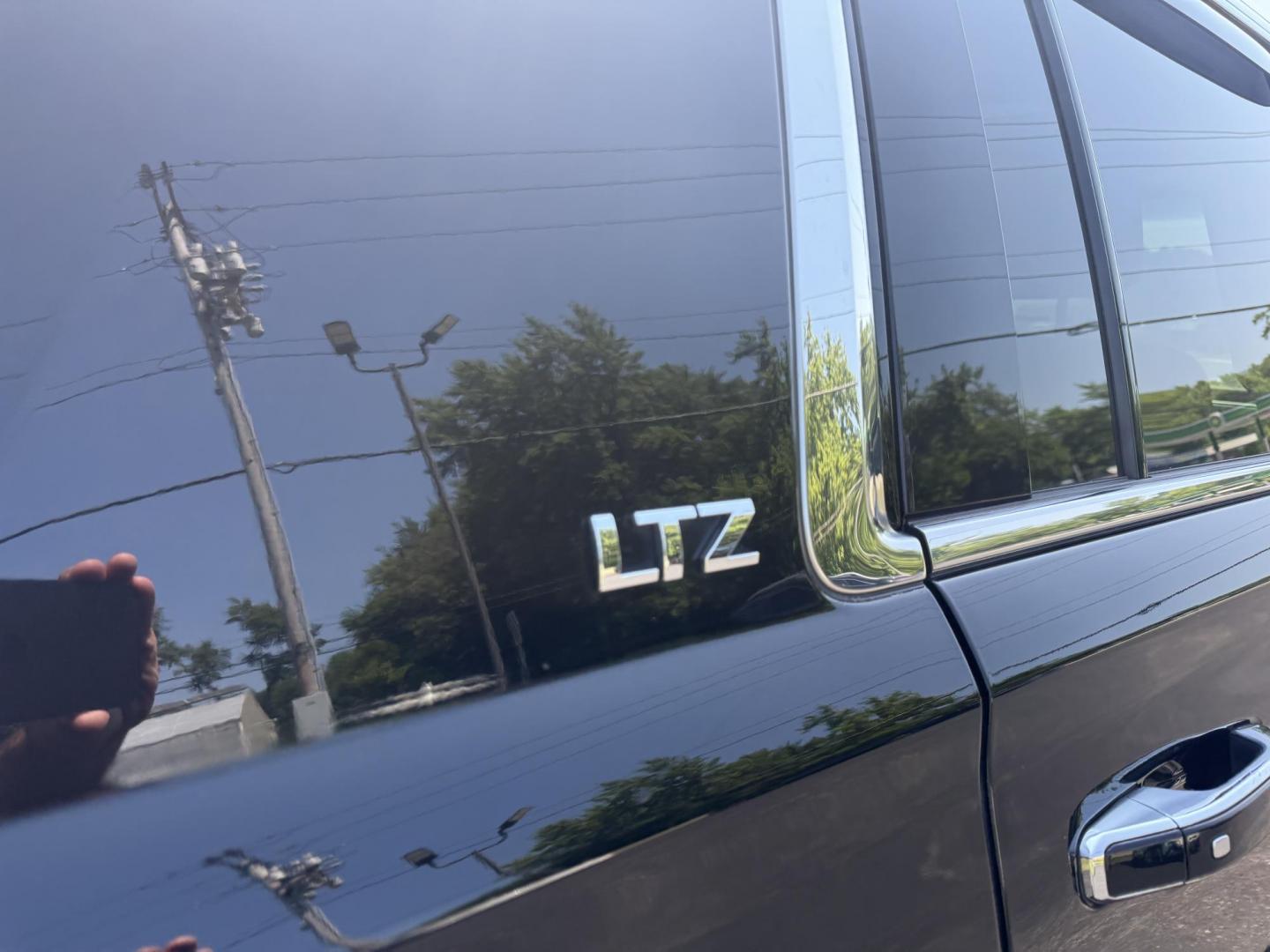 2016 Black /Black Chevrolet Suburban LTZ 4WD (1GNSKJKC6GR) with an 5.3L V8 OHV 16V engine, 6A transmission, located at 11115 Chardon Rd. , Chardon, OH, 44024, (440) 214-9705, 41.580246, -81.241943 - This 2016 Chevrolet Suburban LTZ 4WD is a full-size SUV powered by a 5.3L EcoTec3 V8 engine paired with a 6-speed automatic transmission and 3.42 rear axle gearing, offering an 8,000-pound towing capacity. It features a luxurious leather interior with heated and cooled front seats, heated second-row - Photo#5