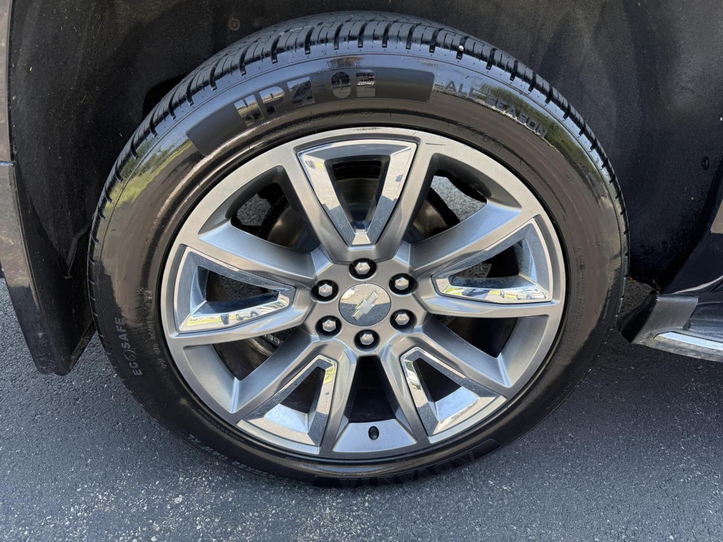 2016 Black /Black Chevrolet Suburban LTZ 4WD (1GNSKJKC6GR) with an 5.3L V8 OHV 16V engine, 6A transmission, located at 11115 Chardon Rd. , Chardon, OH, 44024, (440) 214-9705, 41.580246, -81.241943 - This 2016 Chevrolet Suburban LTZ 4WD is a full-size SUV powered by a 5.3L EcoTec3 V8 engine paired with a 6-speed automatic transmission and 3.42 rear axle gearing, offering an 8,000-pound towing capacity. It features a luxurious leather interior with heated and cooled front seats, heated second-row - Photo#6