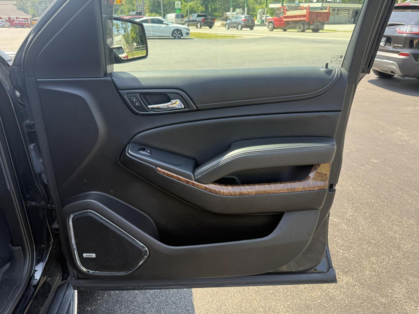 2016 Black /Black Chevrolet Suburban LTZ 4WD (1GNSKJKC6GR) with an 5.3L V8 OHV 16V engine, 6A transmission, located at 11115 Chardon Rd. , Chardon, OH, 44024, (440) 214-9705, 41.580246, -81.241943 - This 2016 Chevrolet Suburban LTZ 4WD is a full-size SUV powered by a 5.3L EcoTec3 V8 engine paired with a 6-speed automatic transmission and 3.42 rear axle gearing, offering an 8,000-pound towing capacity. It features a luxurious leather interior with heated and cooled front seats, heated second-row - Photo#46