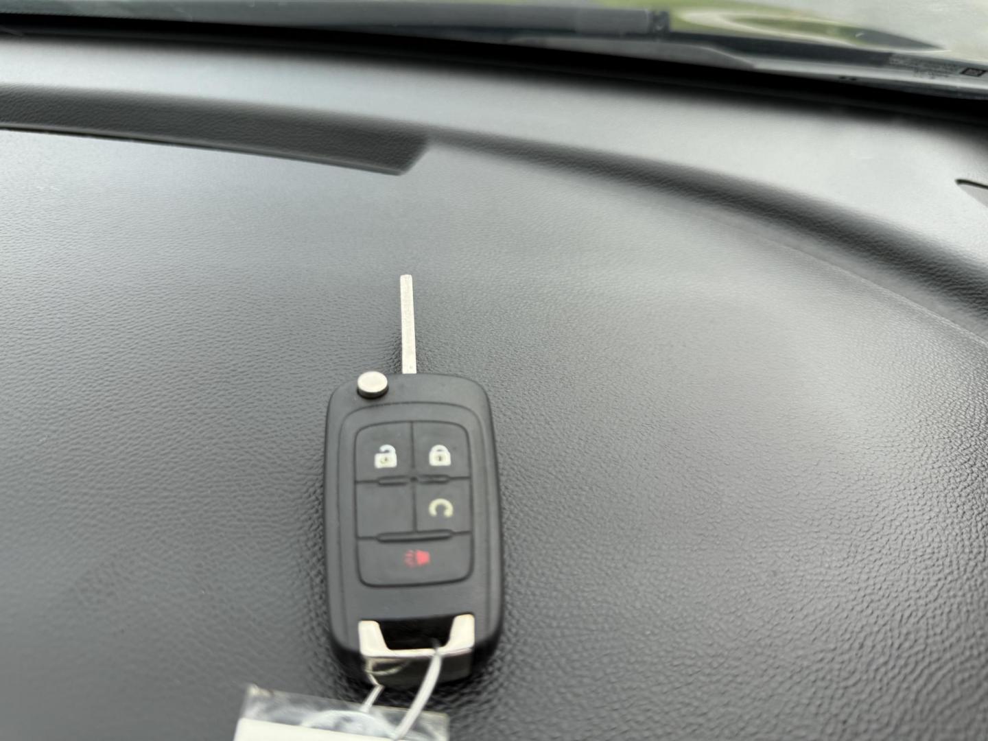 2017 Black /Black Chevrolet Equinox LT AWD (2GNFLFEK2H6) with an 2.4L I4 DOHC 16V engine, 6A transmission, located at 11115 Chardon Rd. , Chardon, OH, 44024, (440) 214-9705, 41.580246, -81.241943 - This 2017 Chevrolet Equinox LT AWD is a compact SUV powered by a 2.4L EcoTec I4 engine paired with a 6-speed automatic transmission, delivering up to 28 MPG on the highway. It features a 7-inch touchscreen with a backup camera, single-zone automatic climate control, heated front seats, a power drive - Photo#31