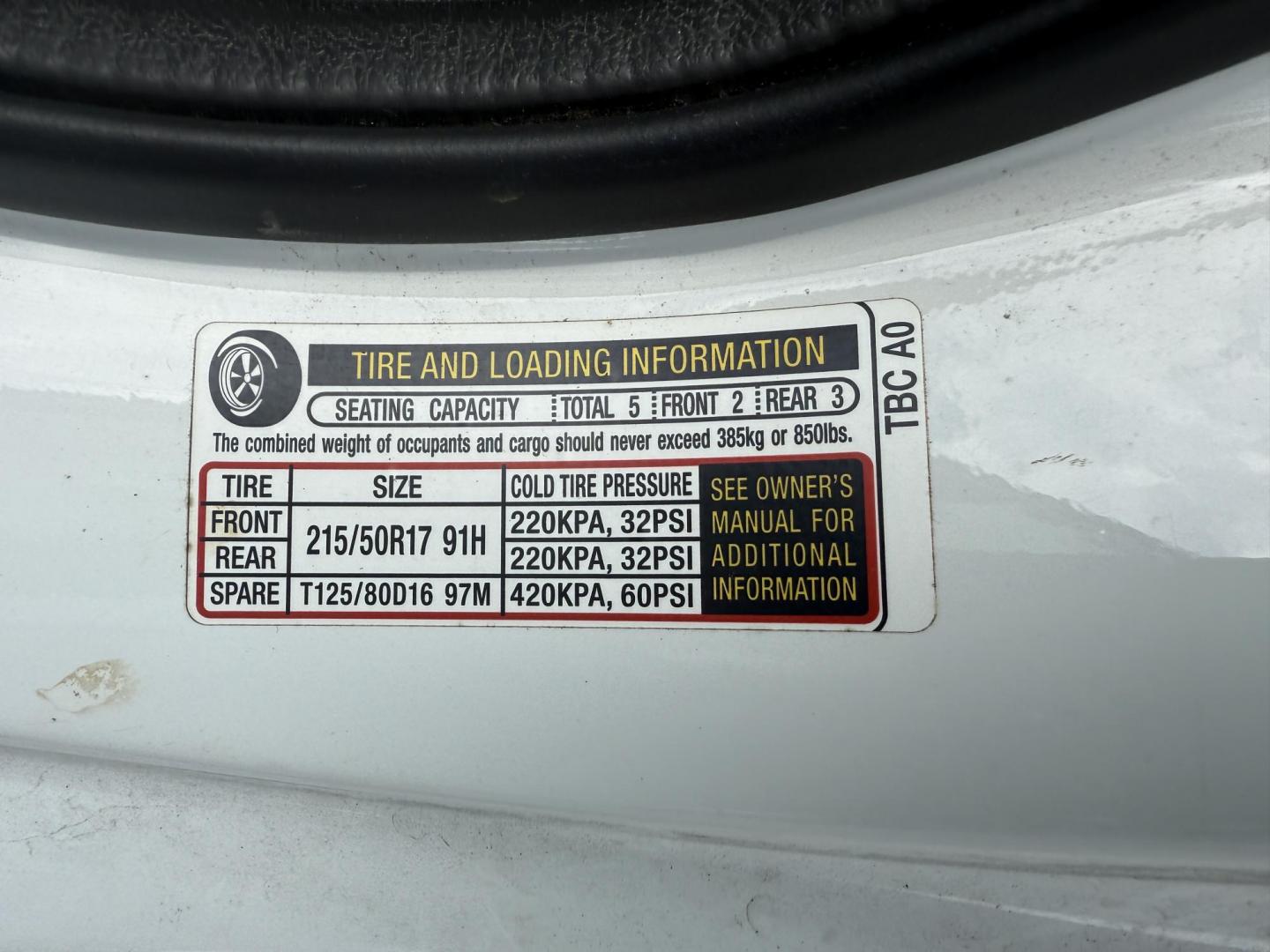 2017 White /Gray Honda Civic Touring Coupe CVT (2HGFC3B99HH) with an 1.5L I4 DOHC 16V Turbo engine, Automatic transmission, located at 11115 Chardon Rd. , Chardon, OH, 44024, (440) 214-9705, 41.580246, -81.241943 - FRESH TRADE ALERT ---- This 2017 Honda Civic Touring Coupe features a turbocharged 1.5L I4 engine, achieving an impressive 40 MPG highway, and comes equipped with a leather interior, heated front seats, dual-zone automatic climate control, and a 7-inch touchscreen supporting Apple CarPlay and Androi - Photo#16