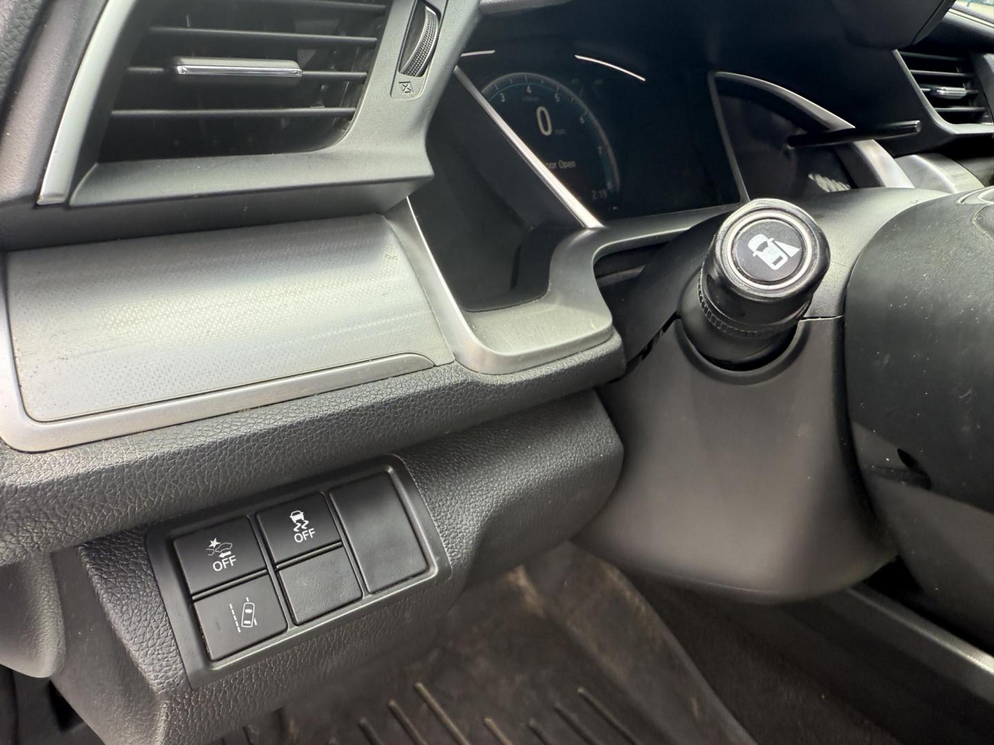 2017 White /Gray Honda Civic Touring Coupe CVT (2HGFC3B99HH) with an 1.5L I4 DOHC 16V Turbo engine, Automatic transmission, located at 11115 Chardon Rd. , Chardon, OH, 44024, (440) 214-9705, 41.580246, -81.241943 - FRESH TRADE ALERT ---- This 2017 Honda Civic Touring Coupe features a turbocharged 1.5L I4 engine, achieving an impressive 40 MPG highway, and comes equipped with a leather interior, heated front seats, dual-zone automatic climate control, and a 7-inch touchscreen supporting Apple CarPlay and Androi - Photo#15