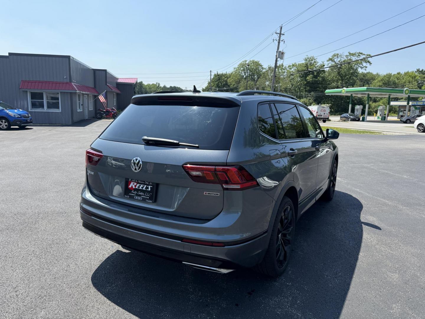 2021 Gray /Black Volkswagen Tiguan SE 4Motion AWD (3VV2B7AX7MM) with an 2.0L I4 DOHC 16V TURBO engine, 8A transmission, located at 11115 Chardon Rd. , Chardon, OH, 44024, (440) 214-9705, 41.580246, -81.241943 - Photo#8